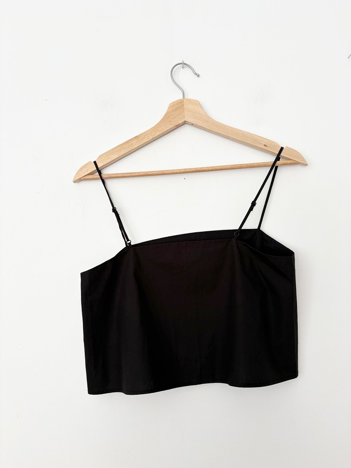 Kourt. parachute crop top Small