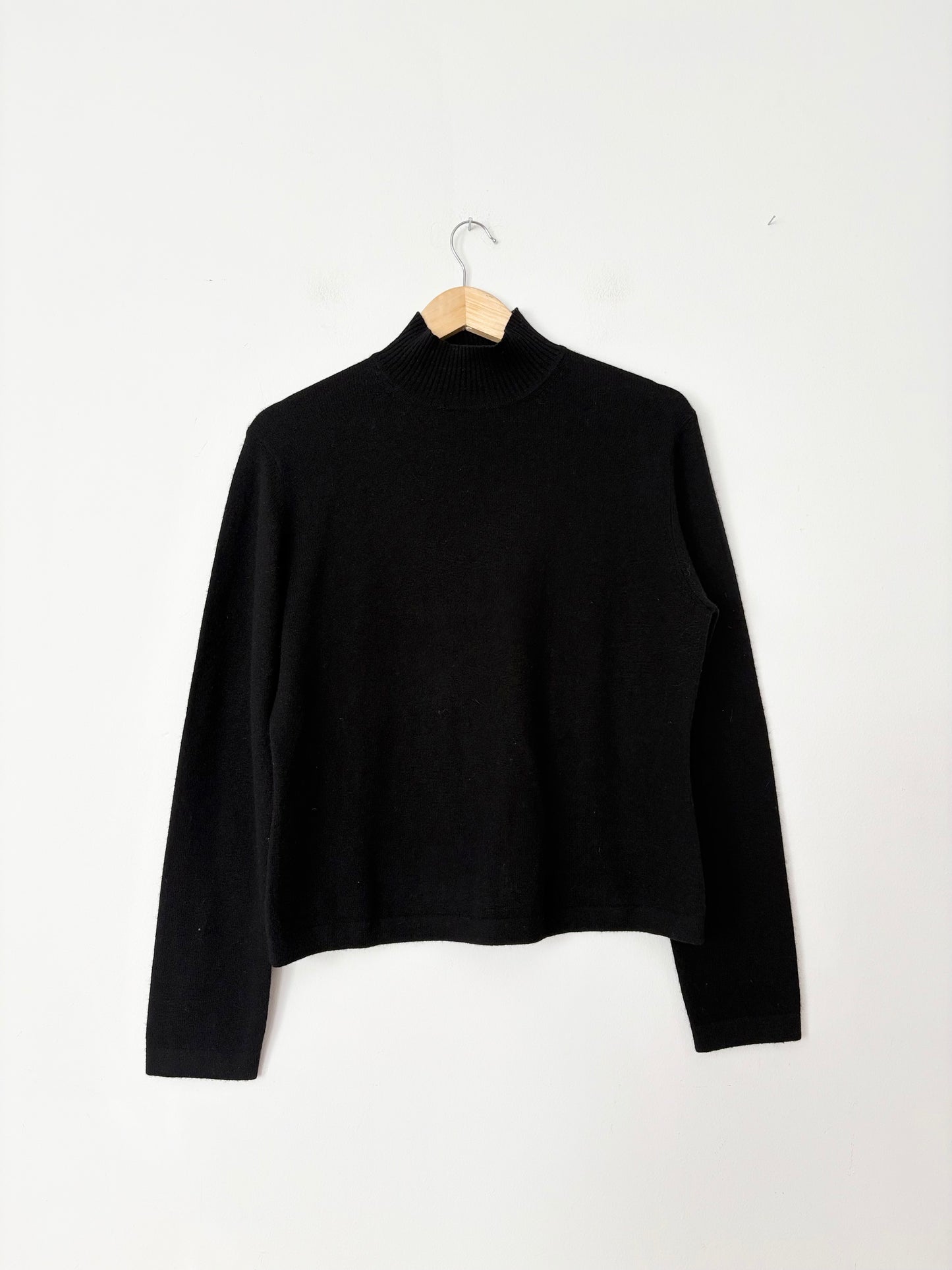 Lord & Taylor mockneck cashmere sweater Large