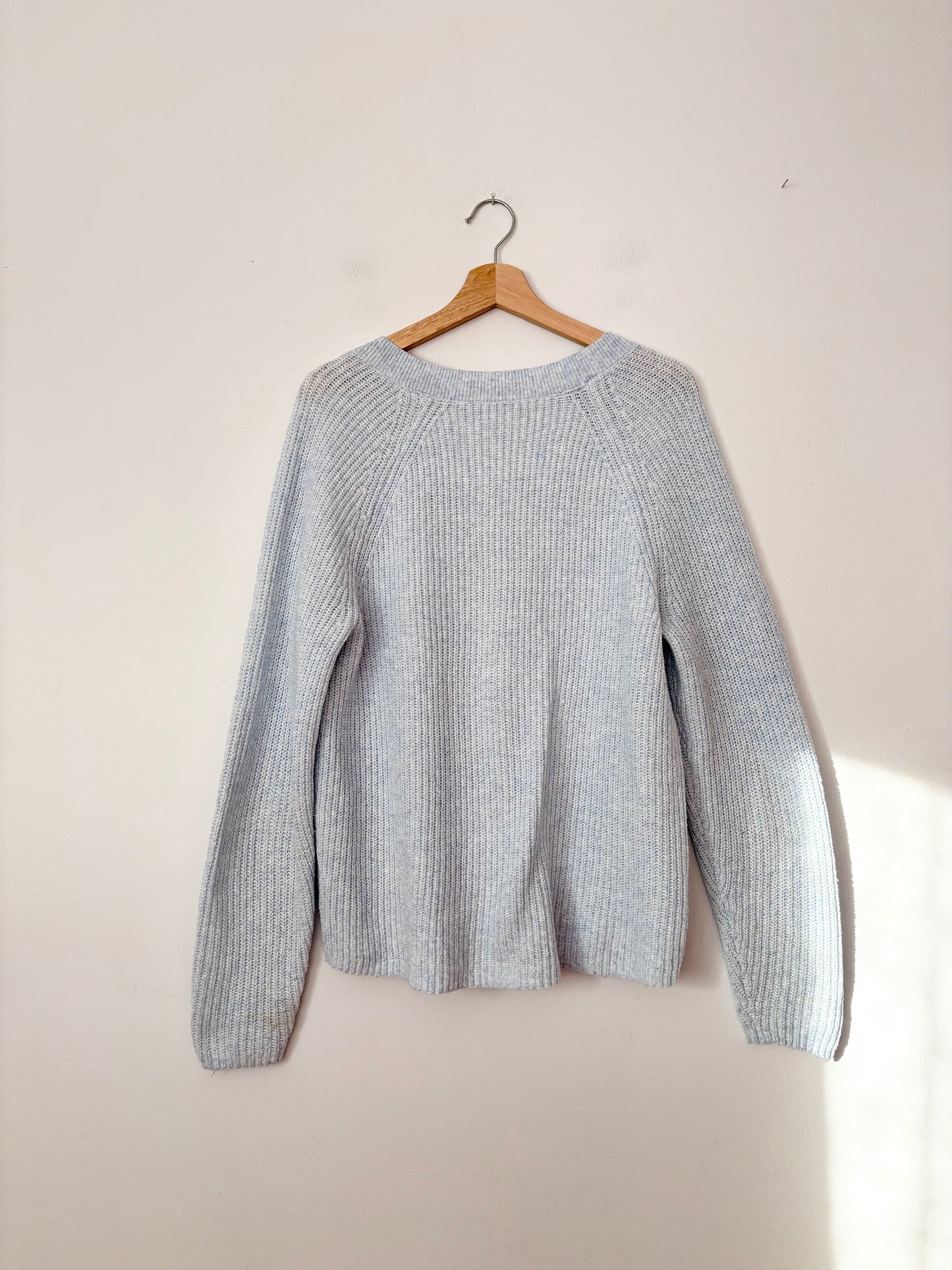Pull en maille col V Elizabeth &amp; James, taille L