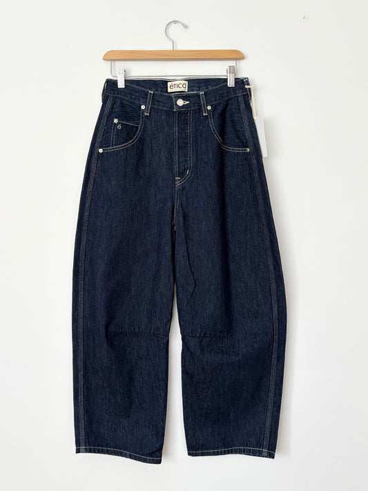 Etica quinn relaxed barrel jeans W25