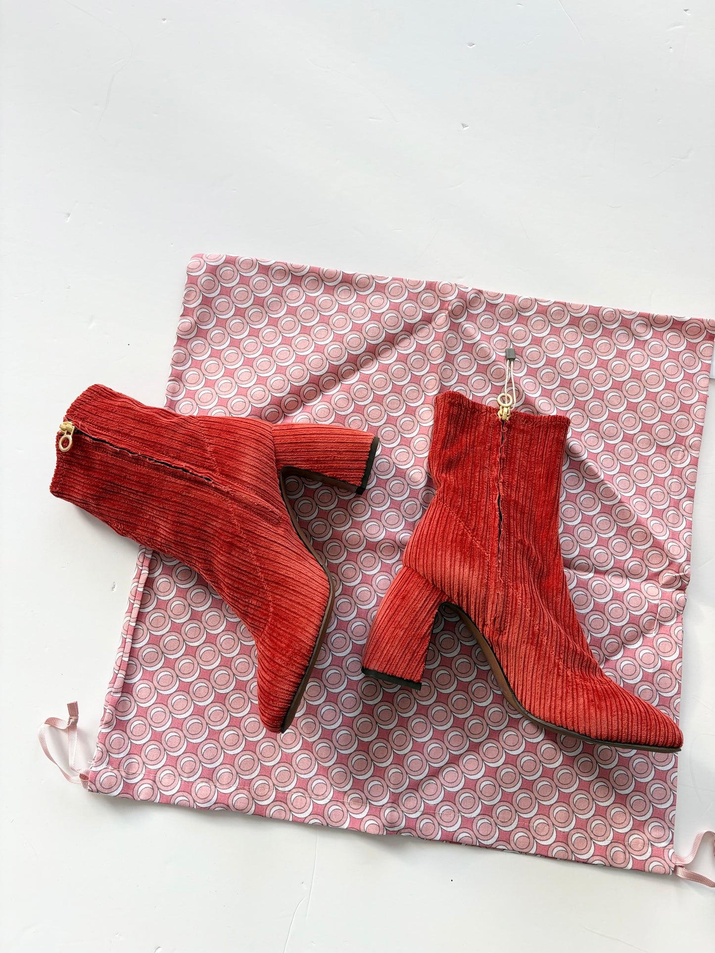 Bottines en velours côtelé L'autre chose US6