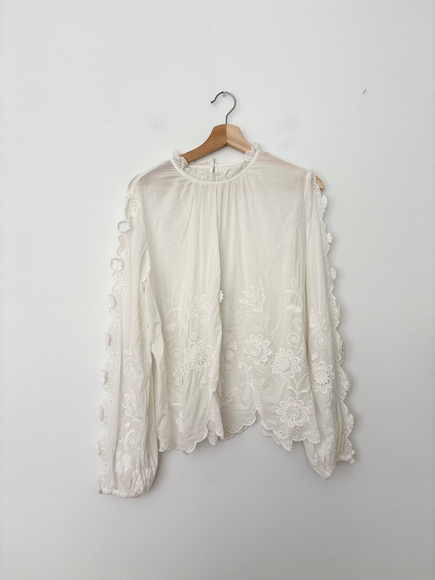 Anthropologie embellished floral blouse Medium
