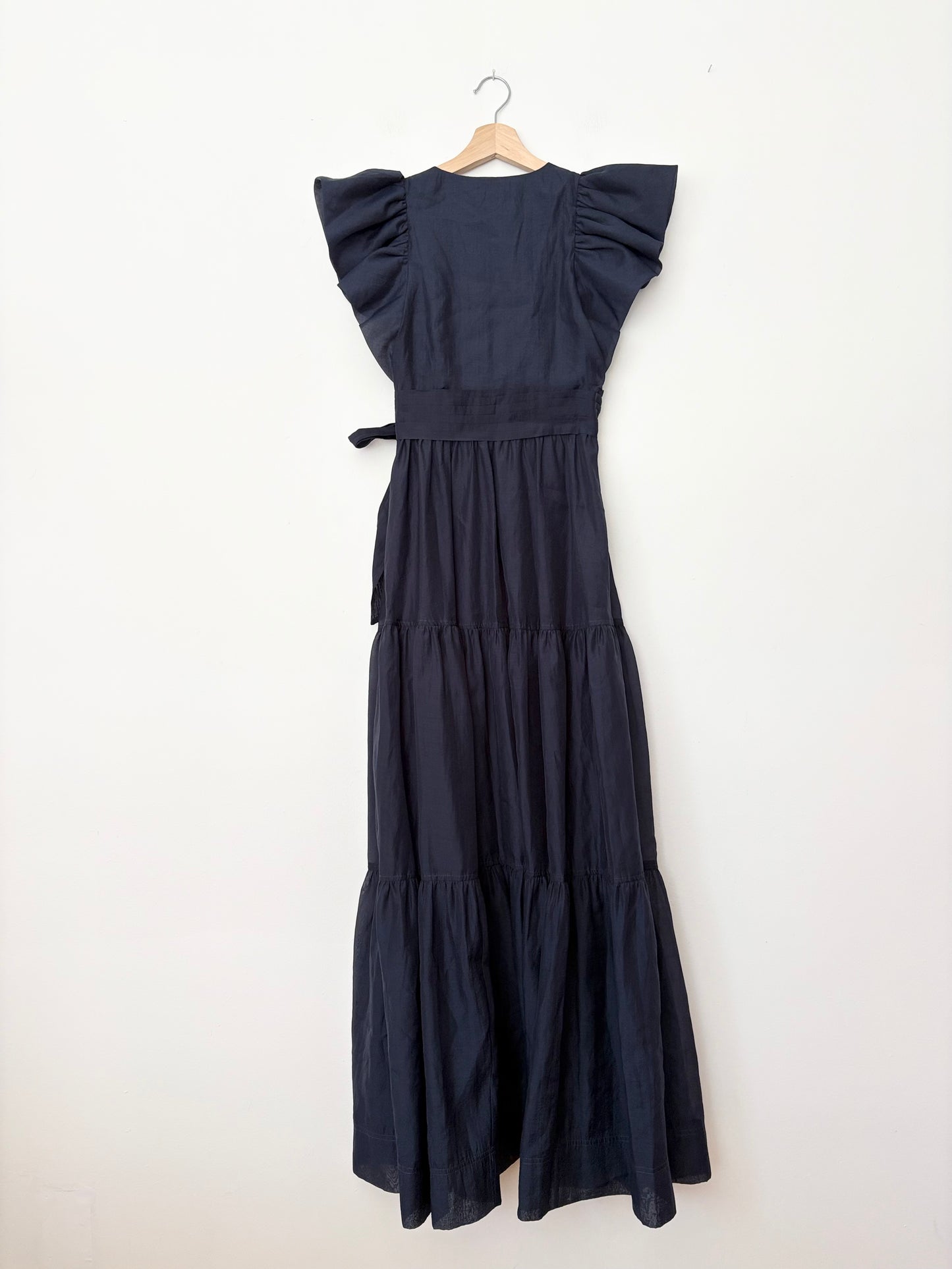 Robe longue étagée en organza Simkhai Petite