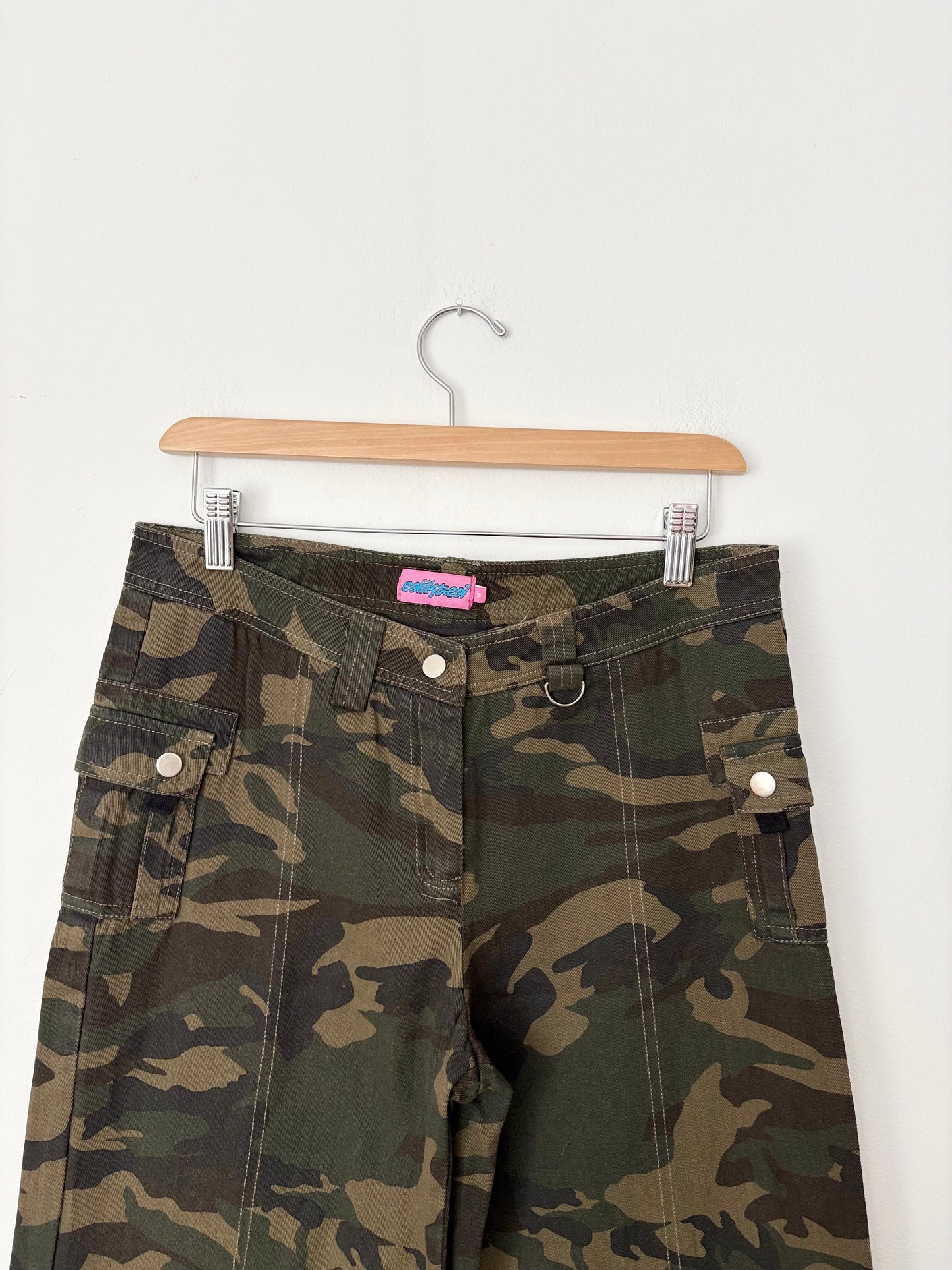 Pantalon cargo taille basse Edikted Aya, taille M