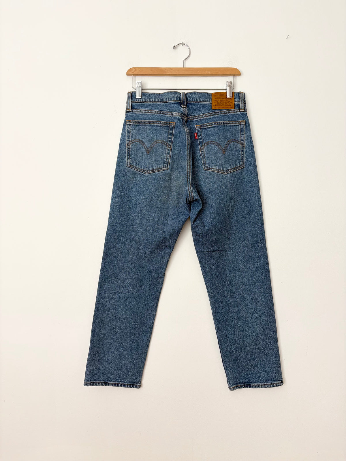 Levis Wedgie straight W27