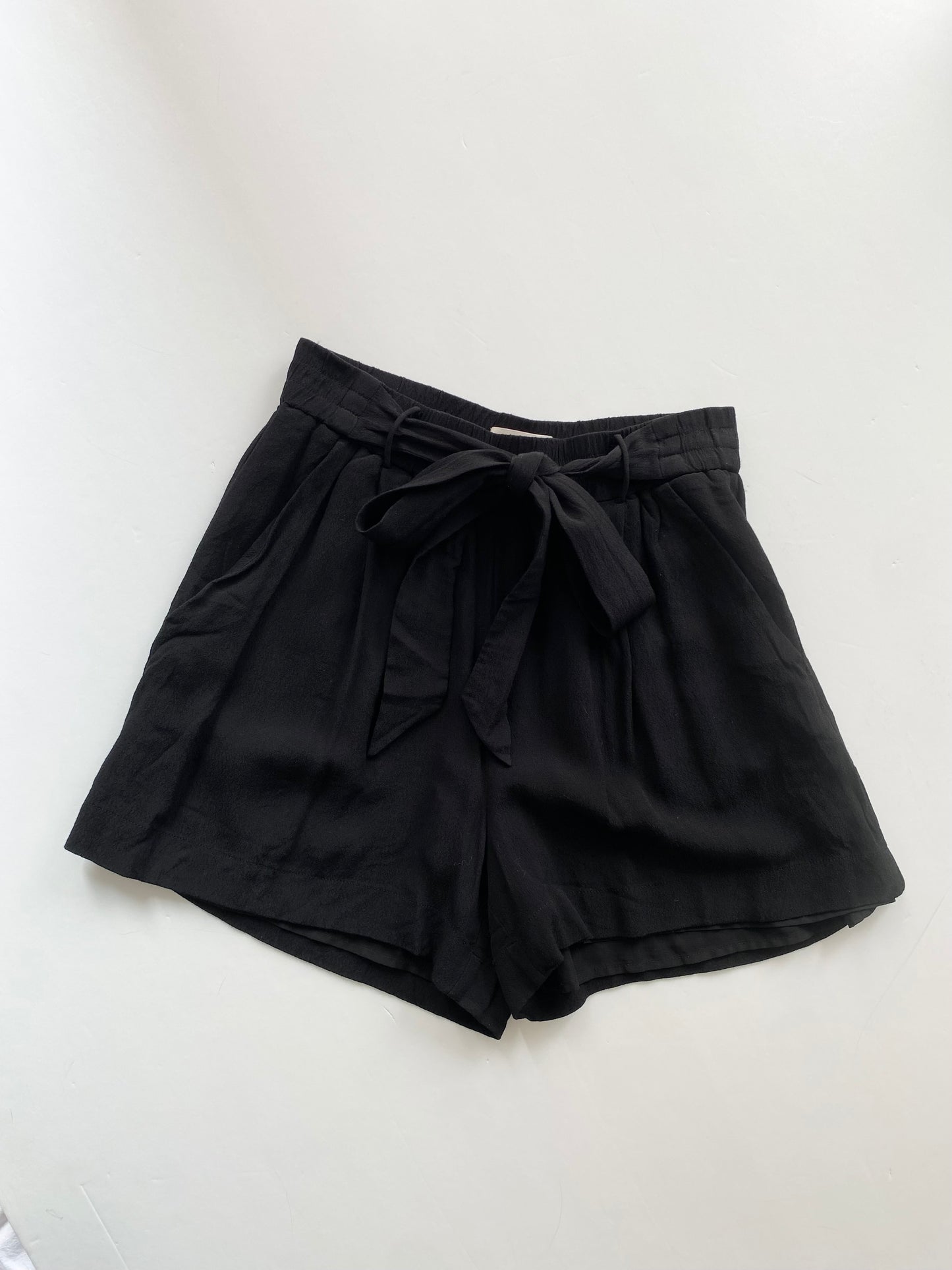 Short fluide à taille nouée Wilfred Small