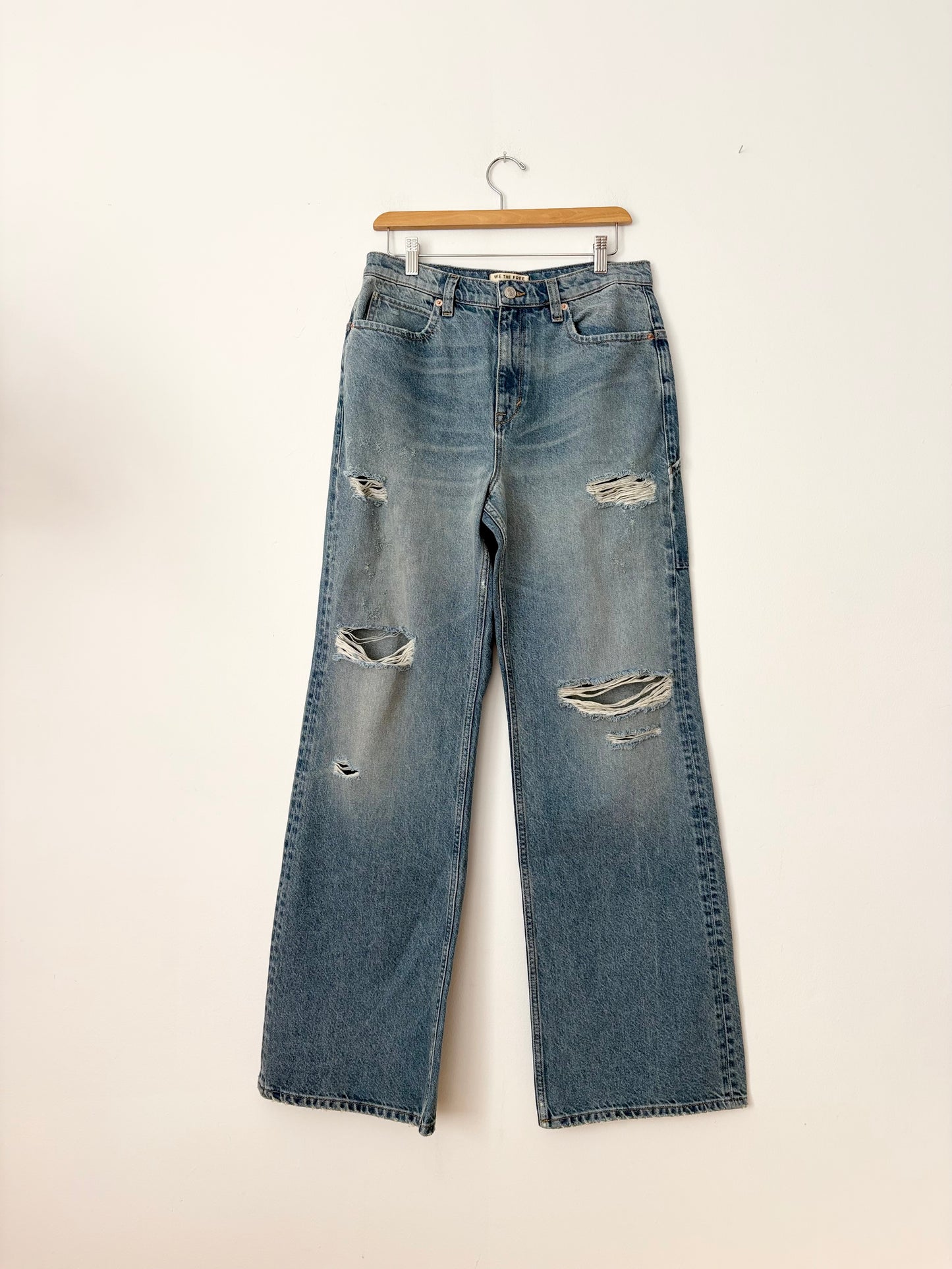 Free people distressed wide leg jeans W28