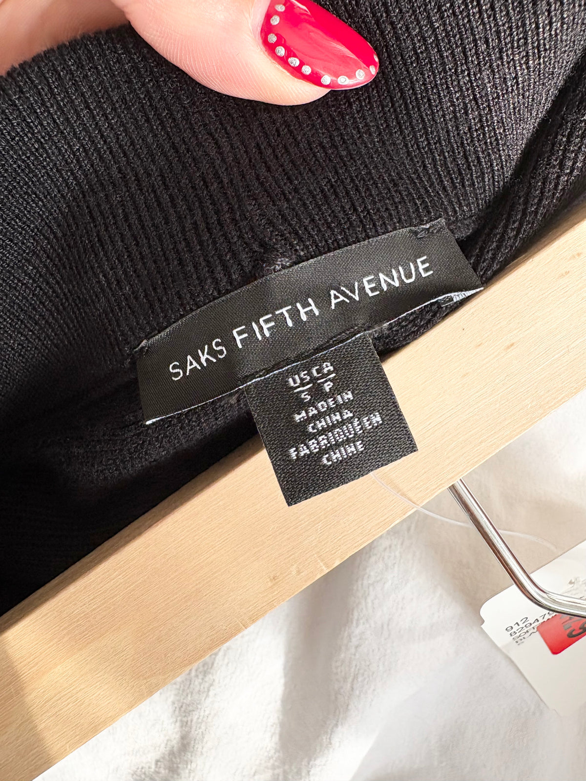 Jupe patineuse noire Saks Fifth Avenue, taille S