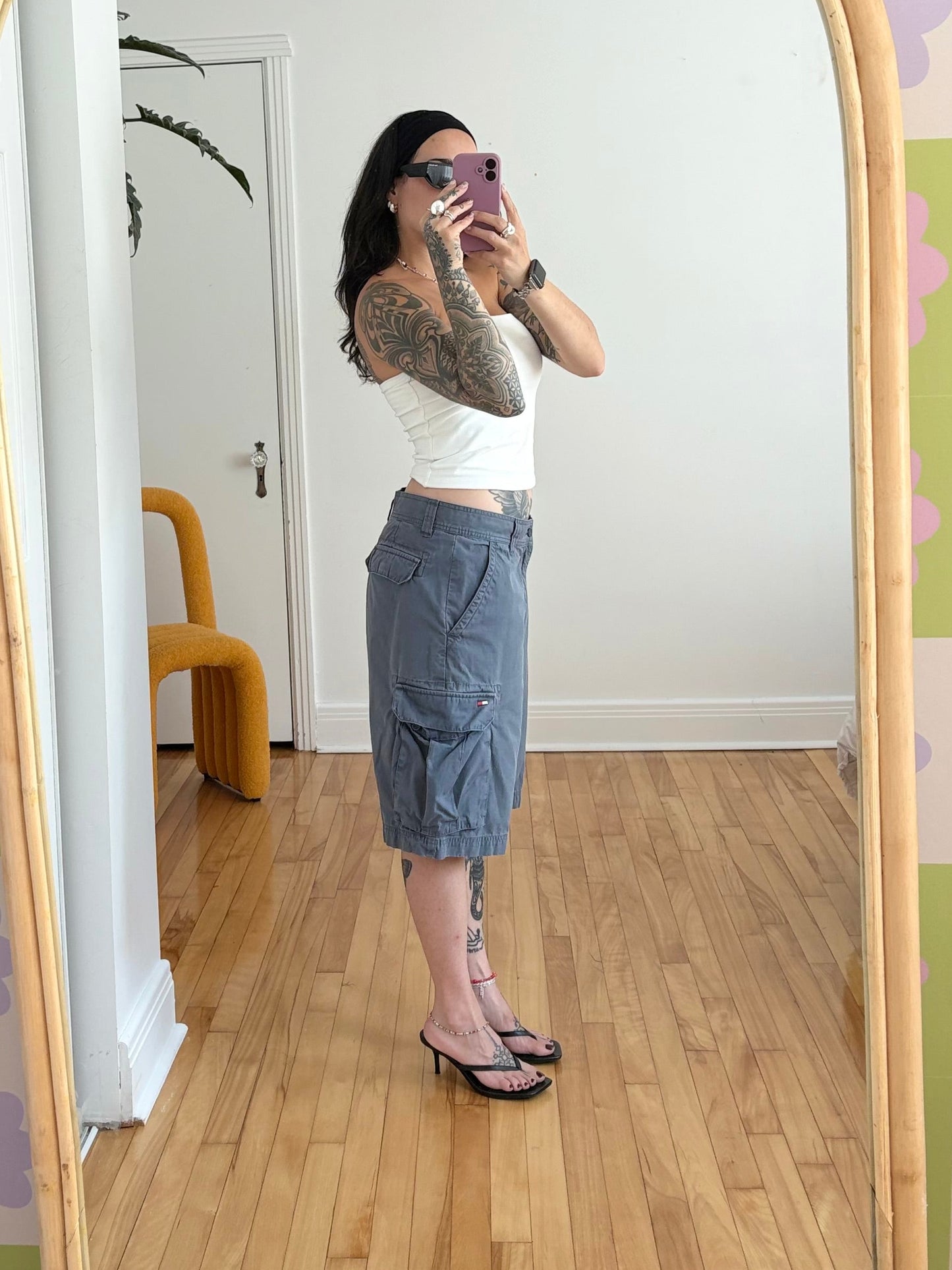 Y2K Tommy Hilfiger cargo long shorts W33/34