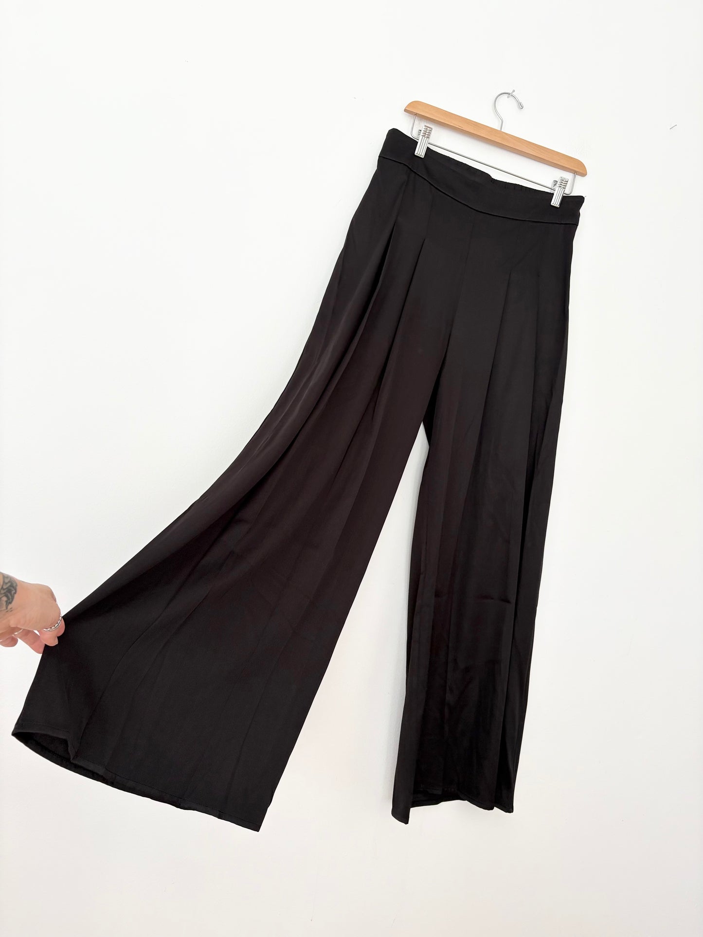 Lulus tailored wide leg pants Large