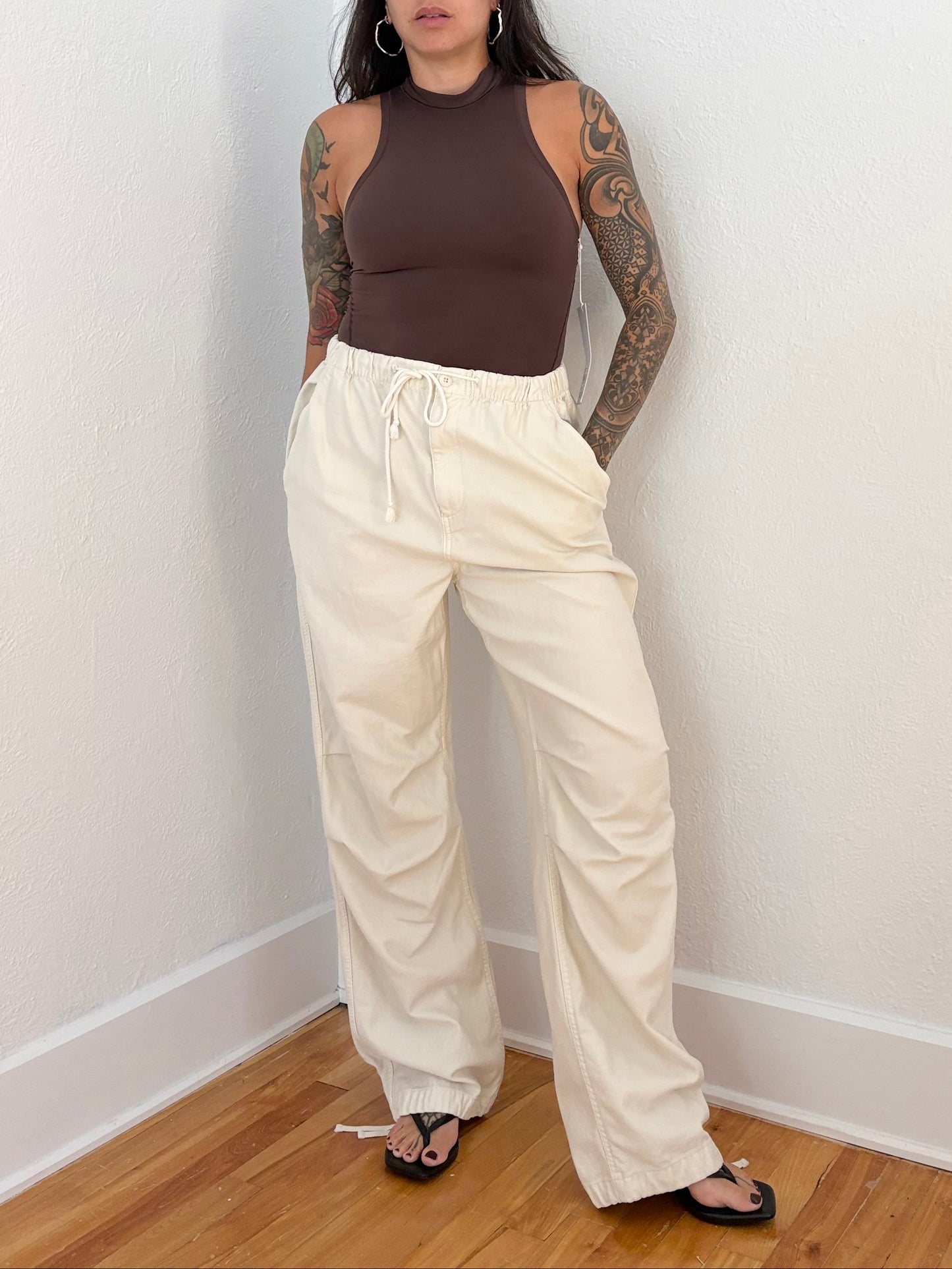 Aritzia TNA cache cargo pants Large