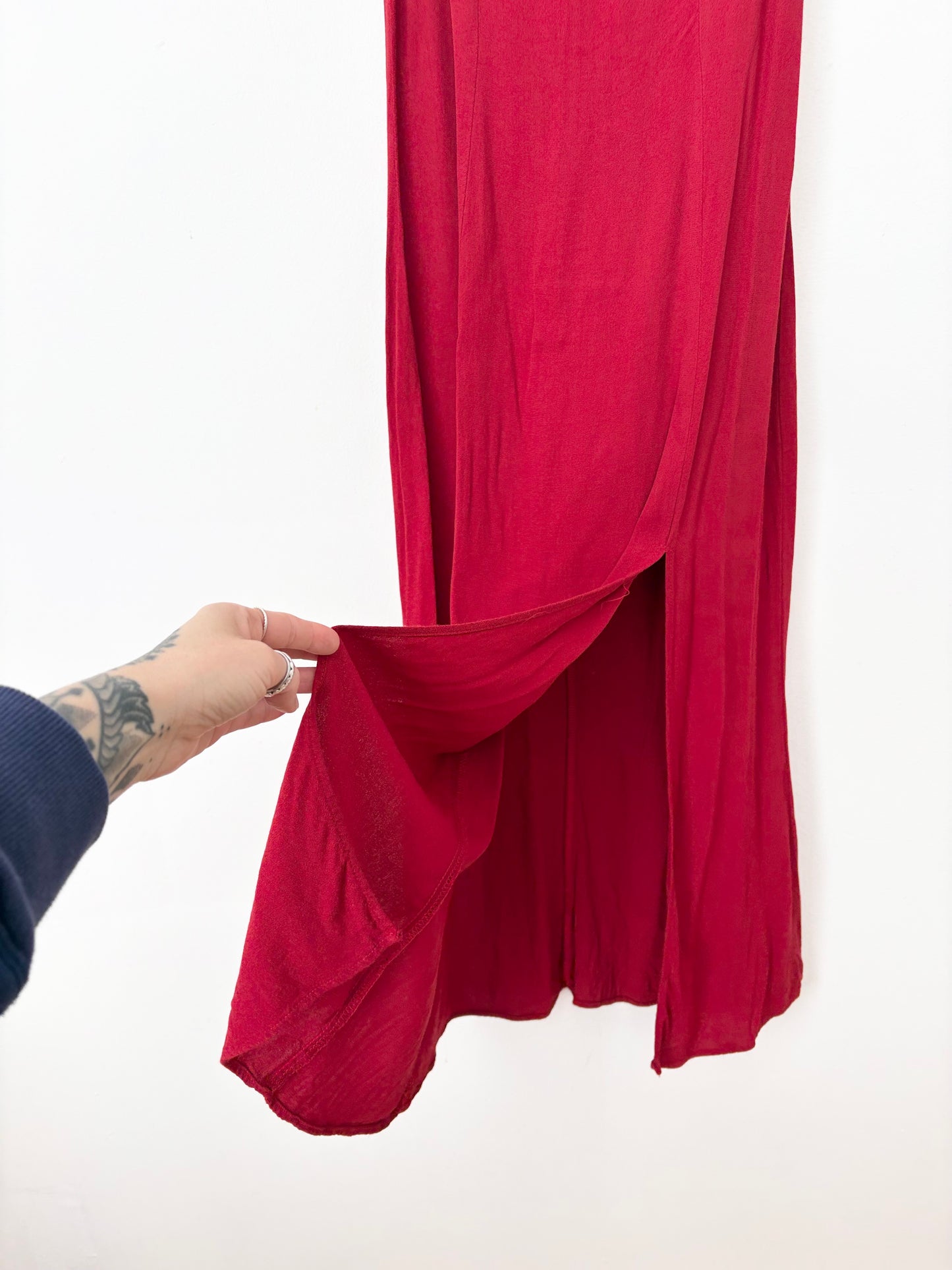 Reformation berry crêpe midi dress Small
