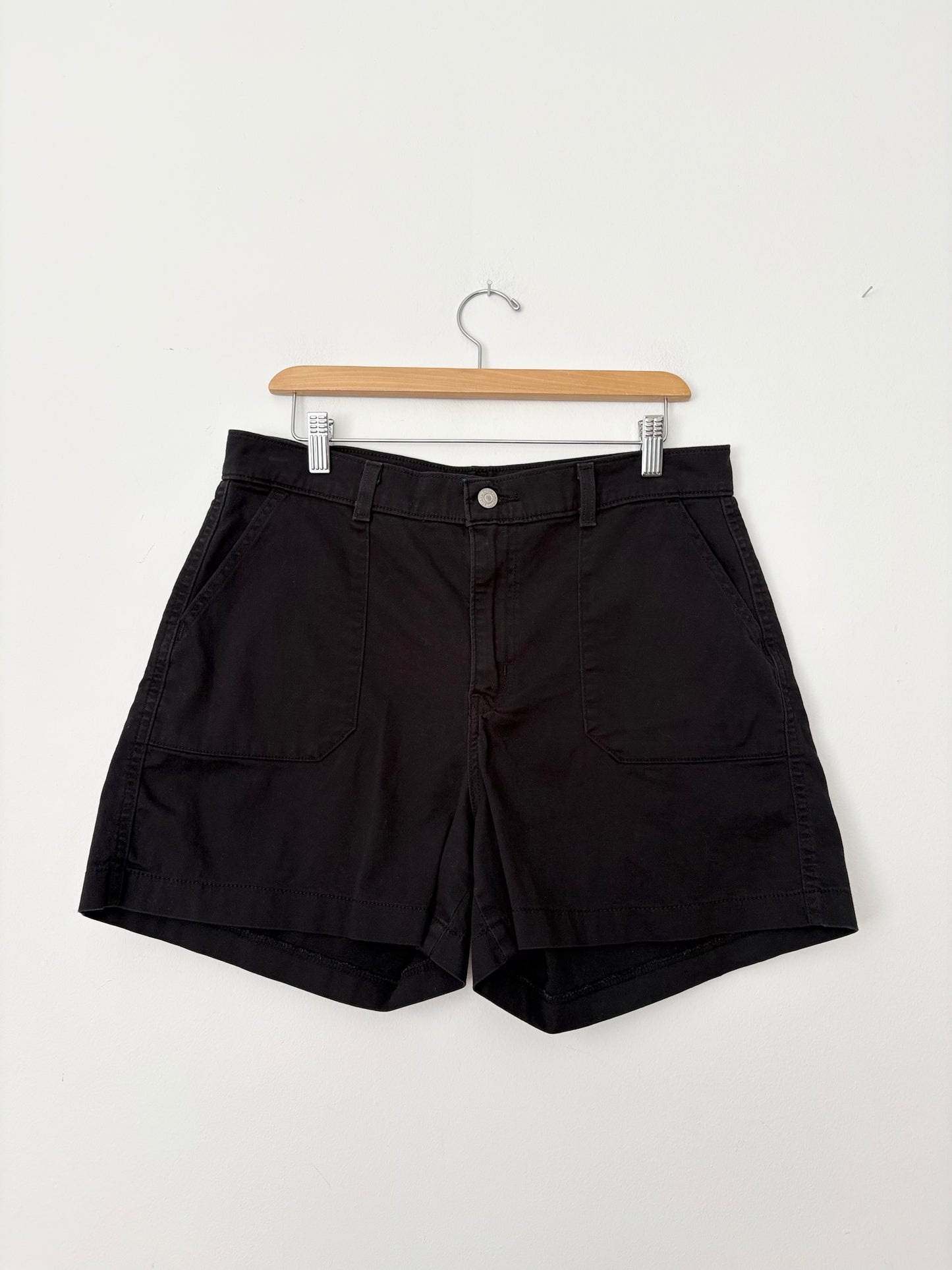 Levis Utility black shorts W31