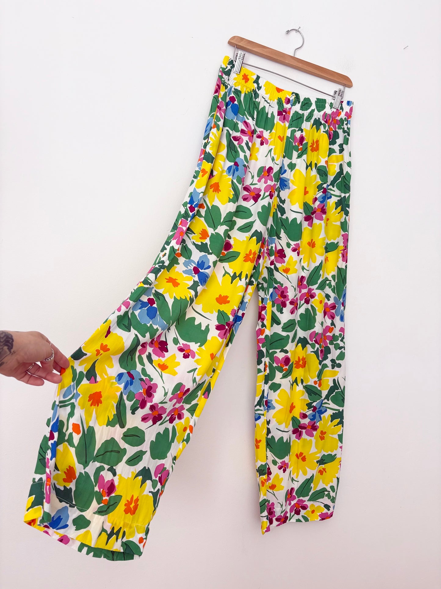 S/WF wild floral straight leg pants Large