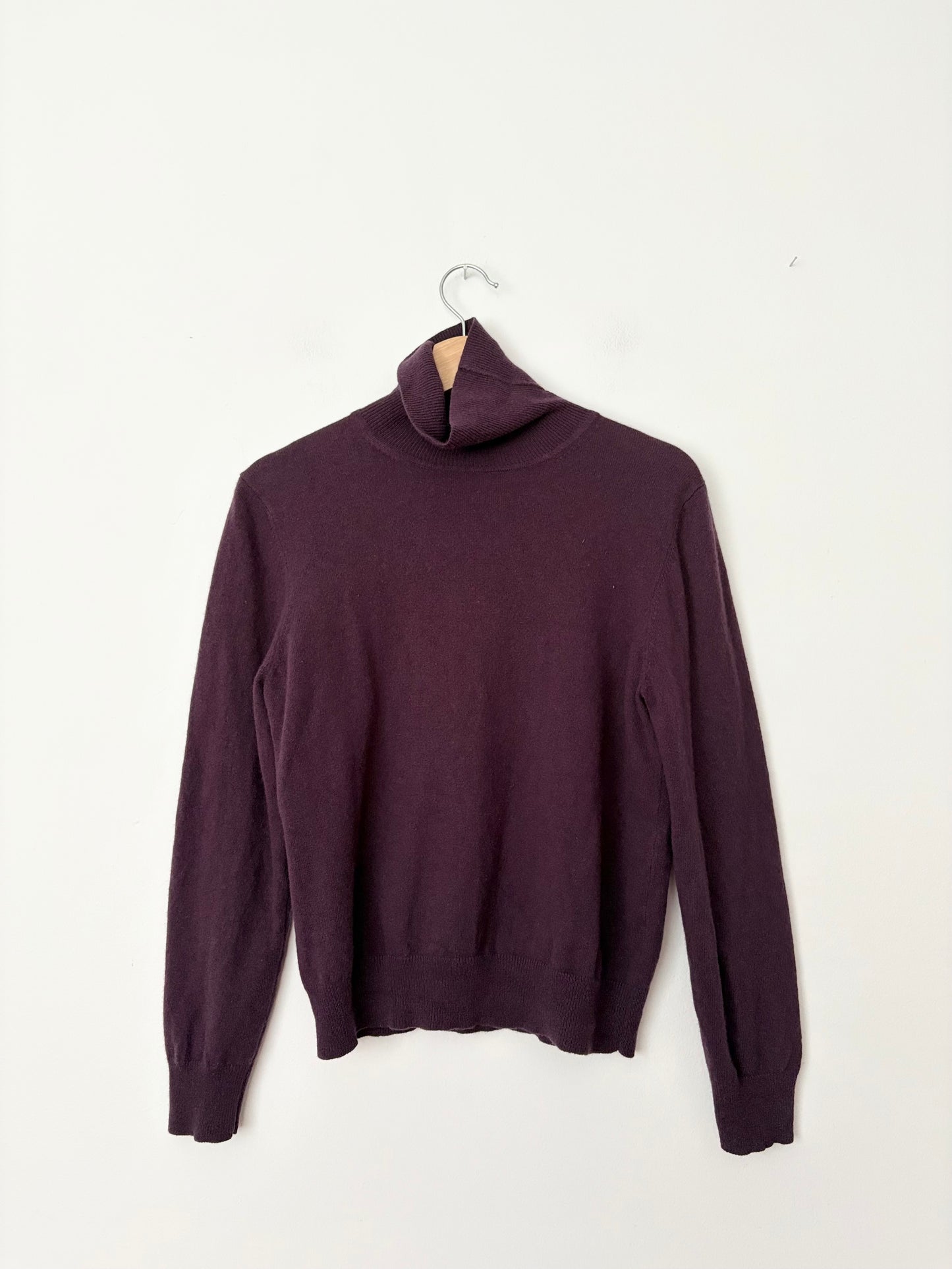 Lord & Taylor cashmere turtleneck sweater M/L