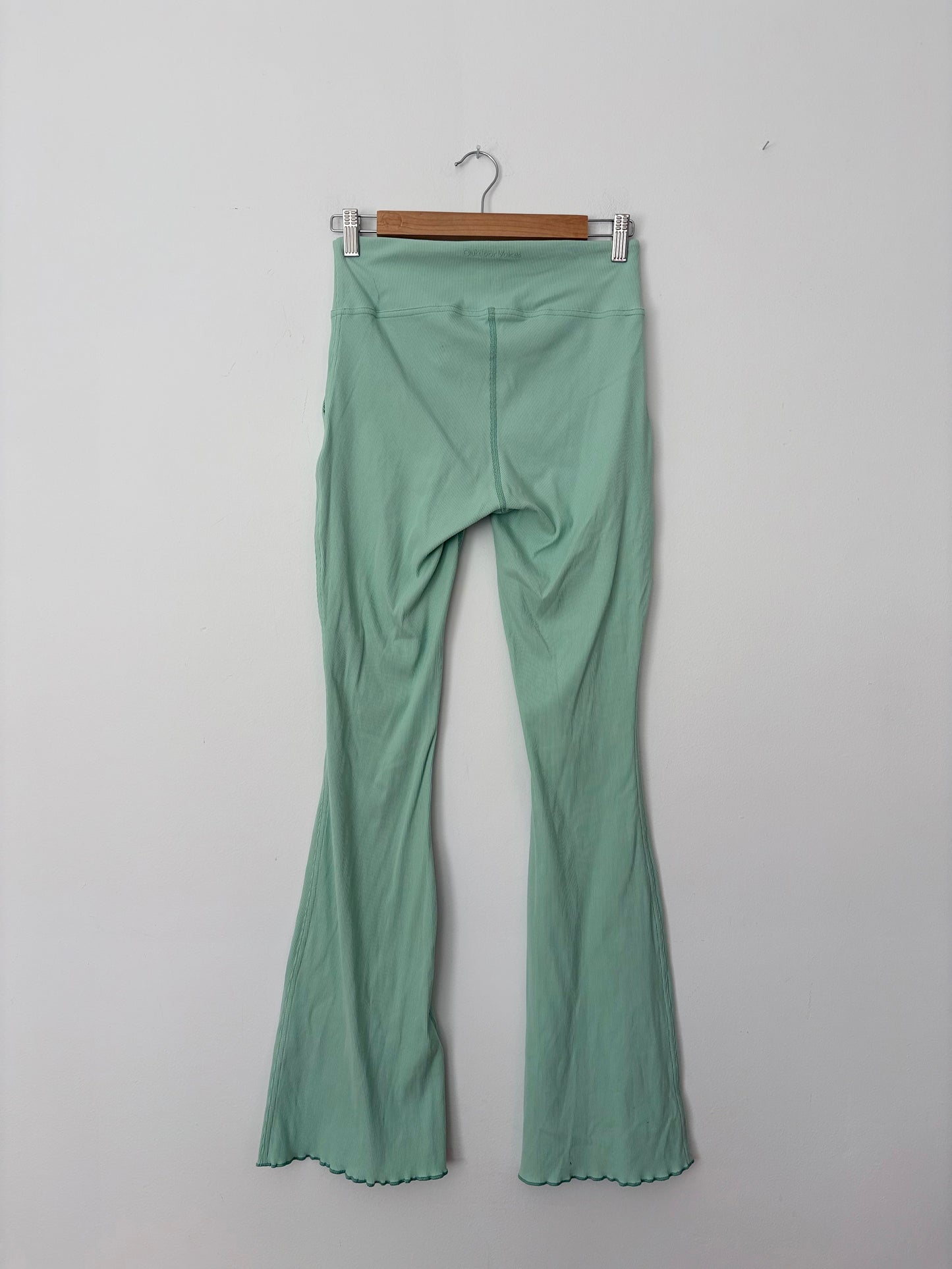 Outdoor voices superform rib flare pants Medium
