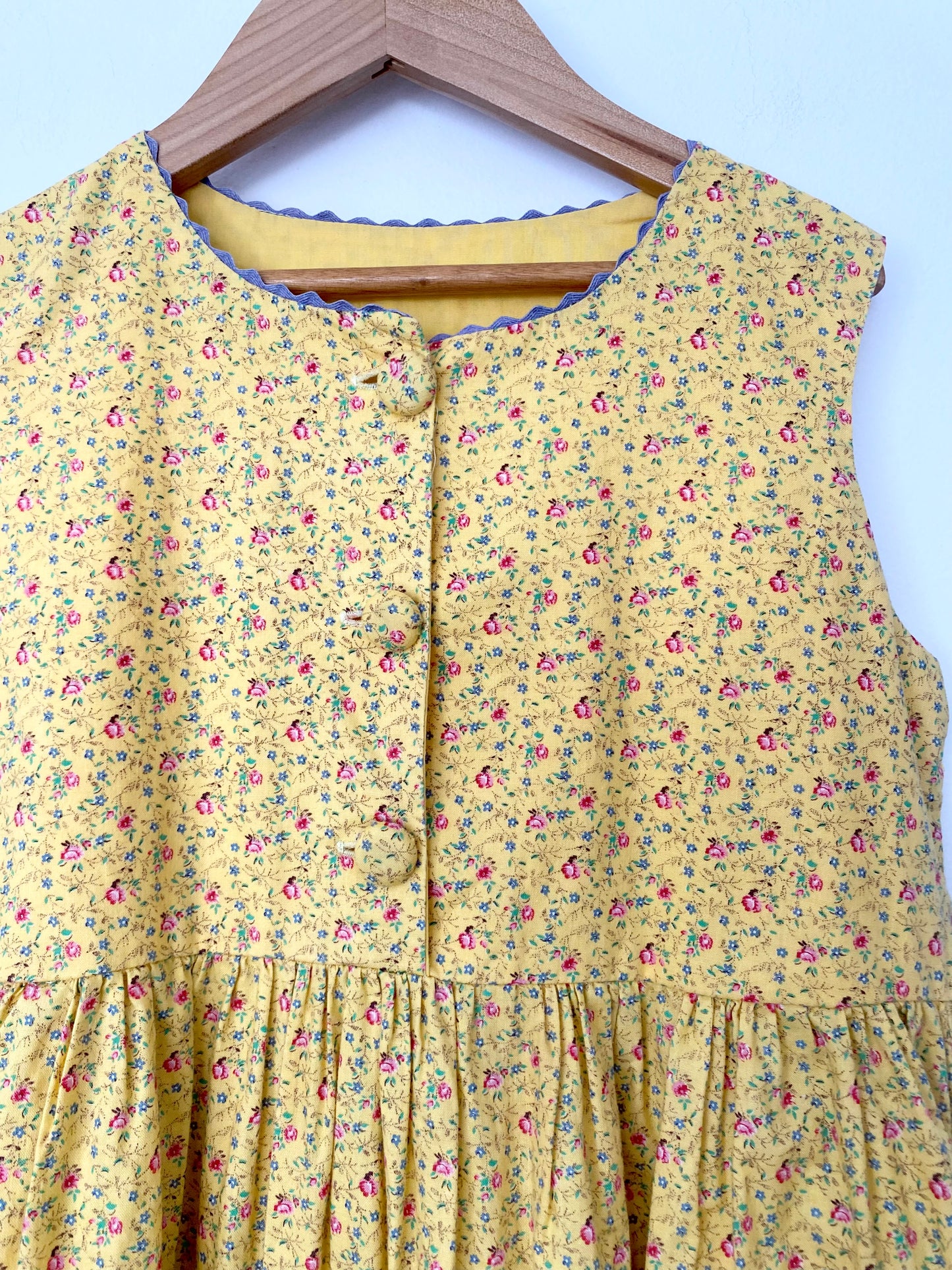 Vintage floral dress 8/9