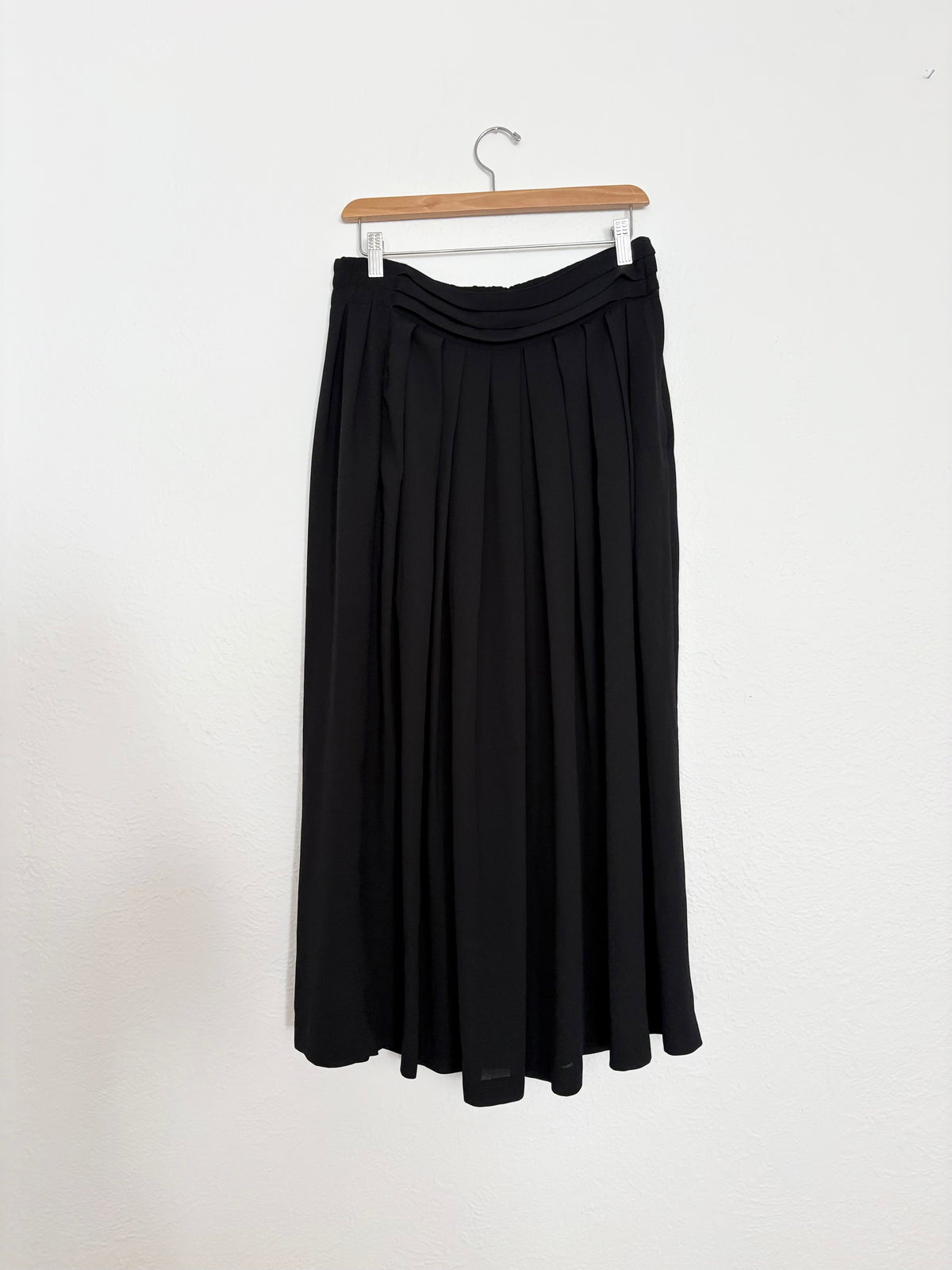 Vintage pleated maxi skirt M/L