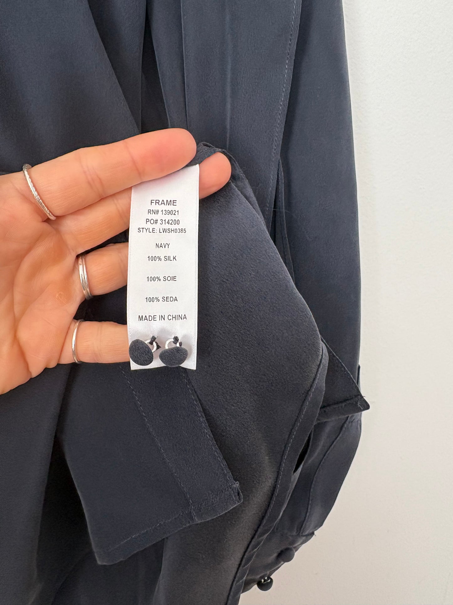 FRAME slit wrist silk button up shirt Large