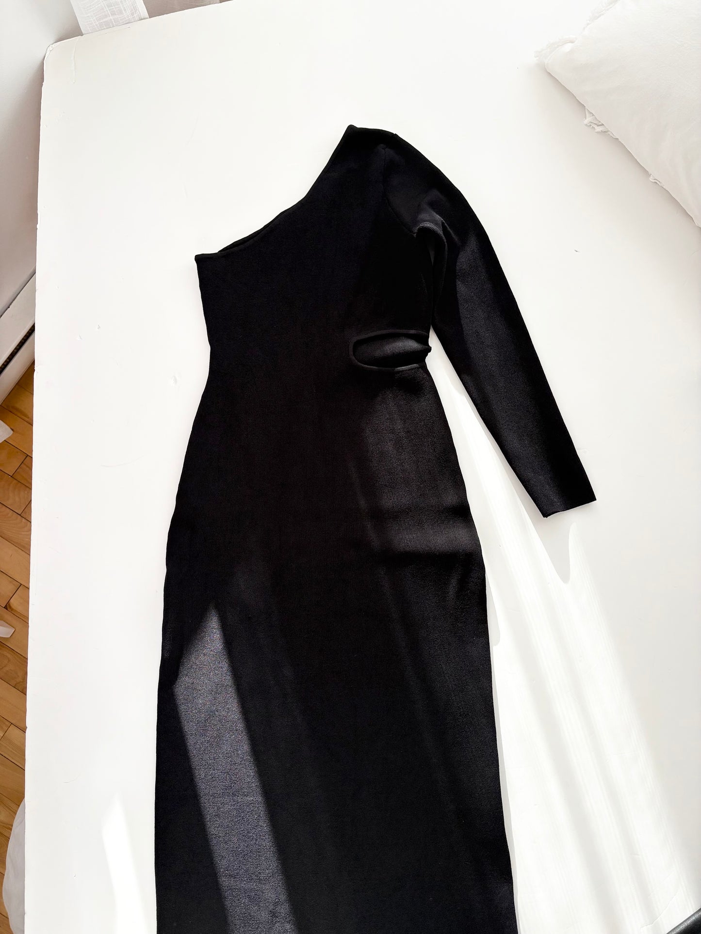Robe longue noire côtelée à une épaule DISSH, taille M/L