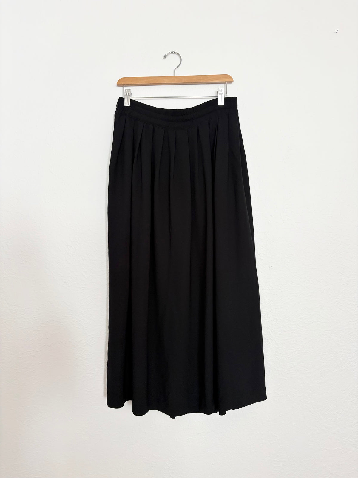 Vintage pleated maxi skirt M/L