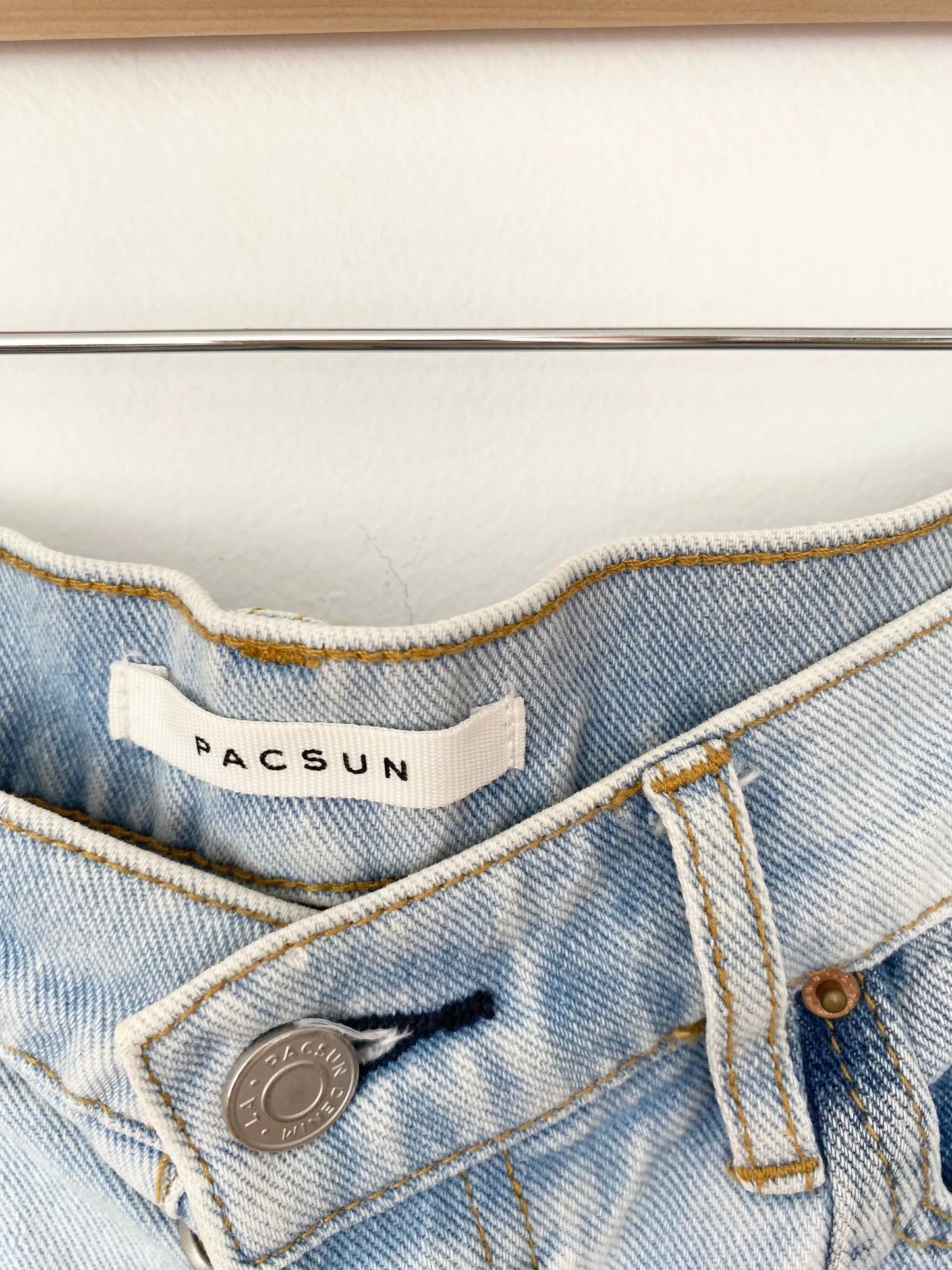 Short en jean bicolore Pacsun W26