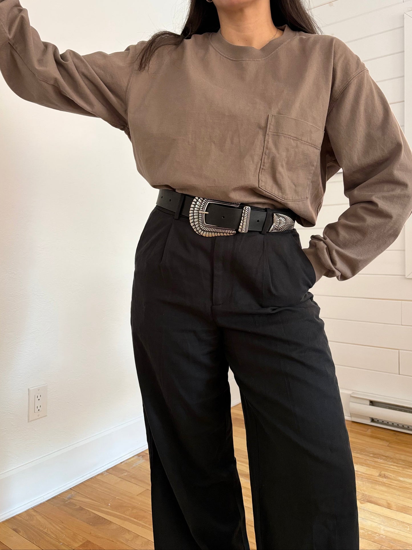 T-shirt à manches longues et poche Uniqlo U, taille L