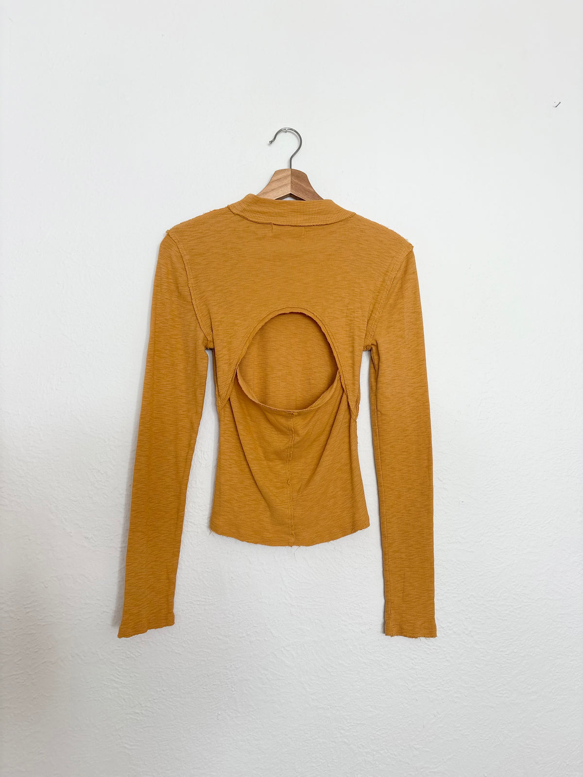 Free People cut-out back long sleeve top Small