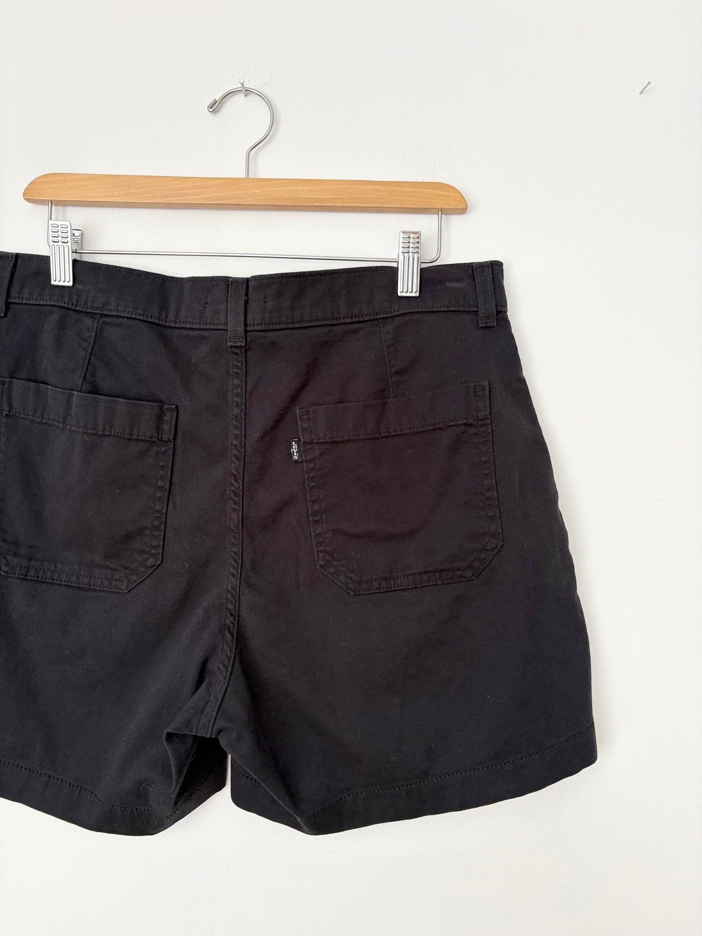 Levis Utility black shorts W31