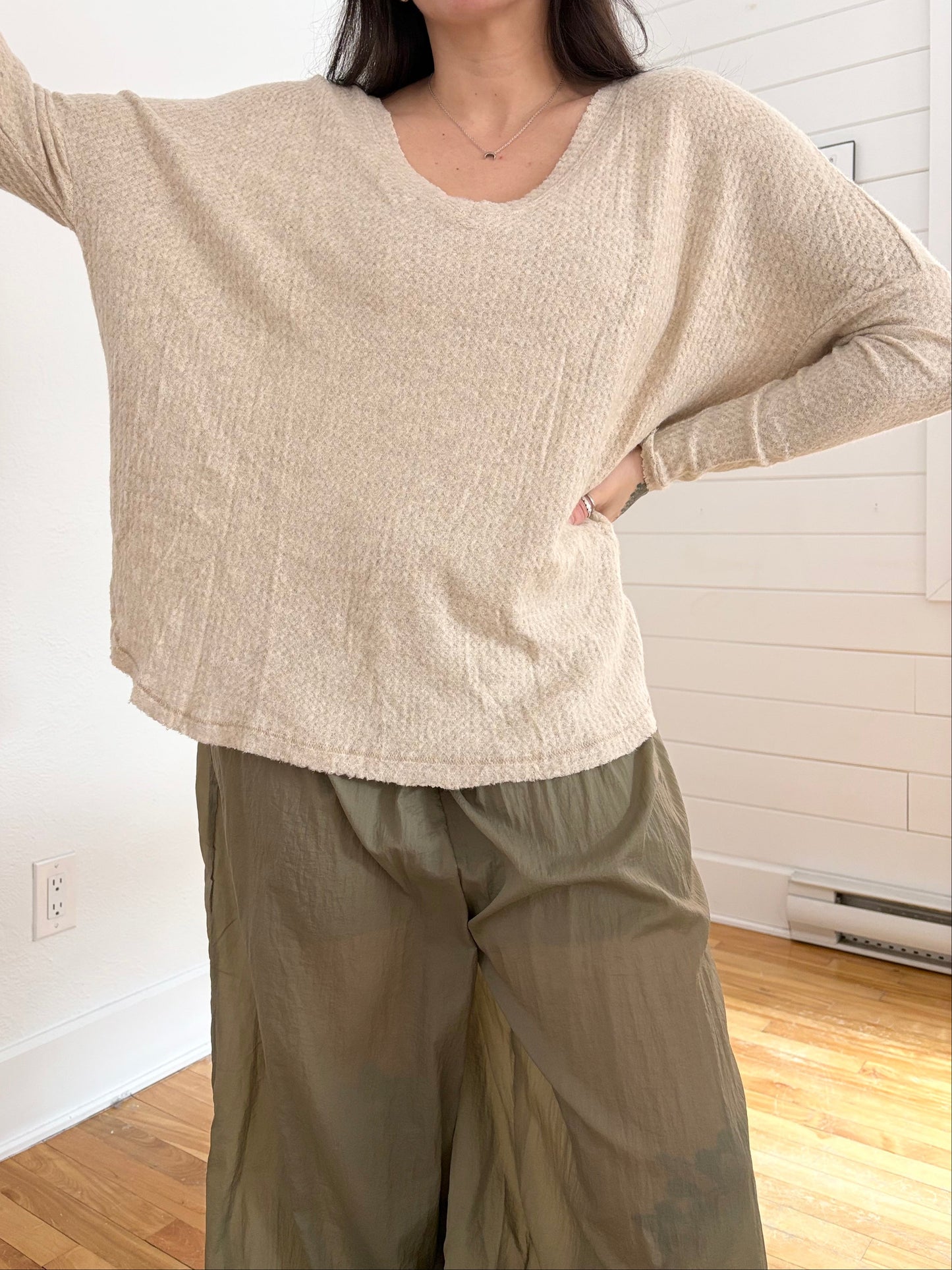 Out from under slouchy soft V neck sweater S/M