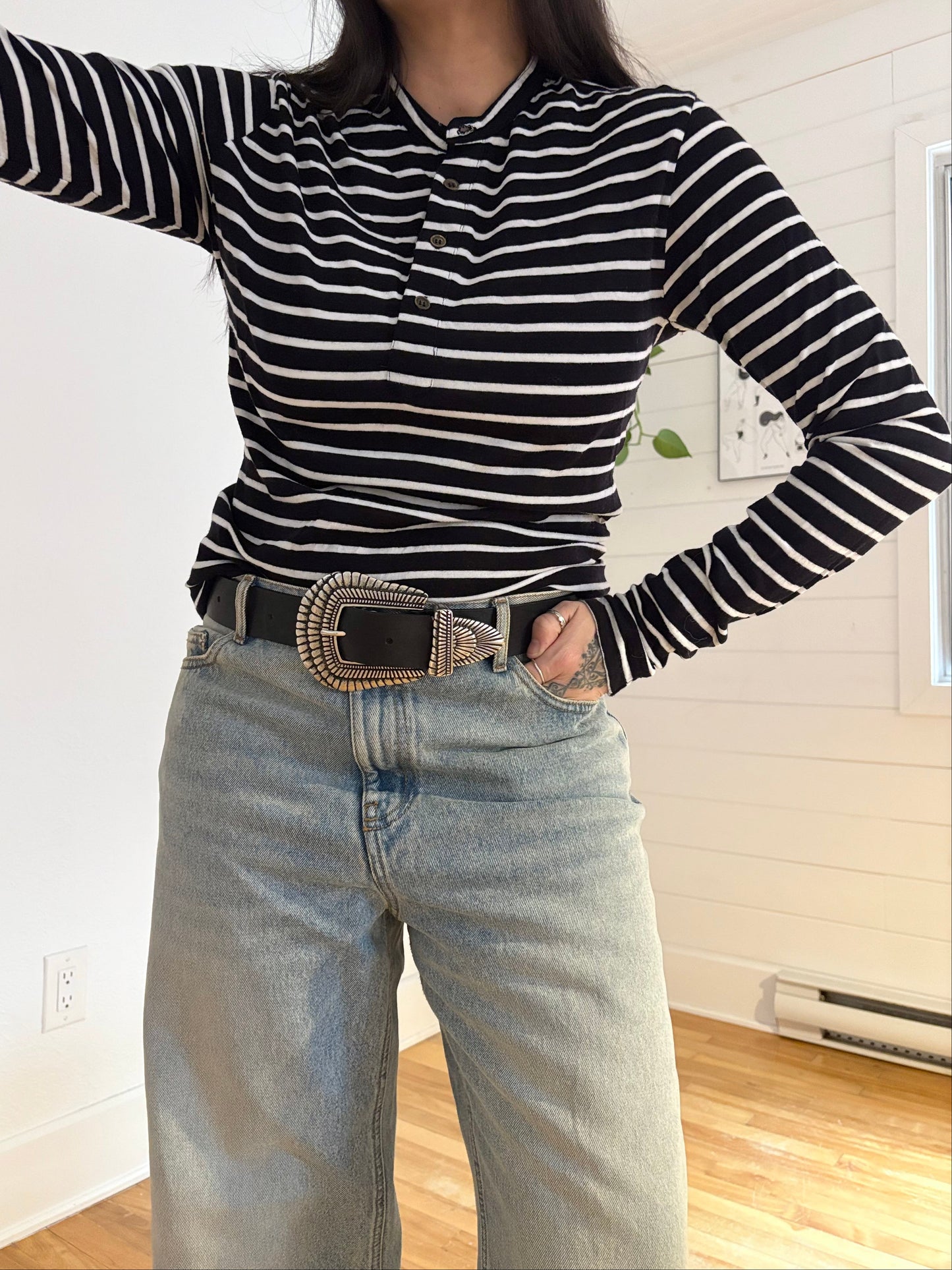 Diesel black gold stripe henley M/L