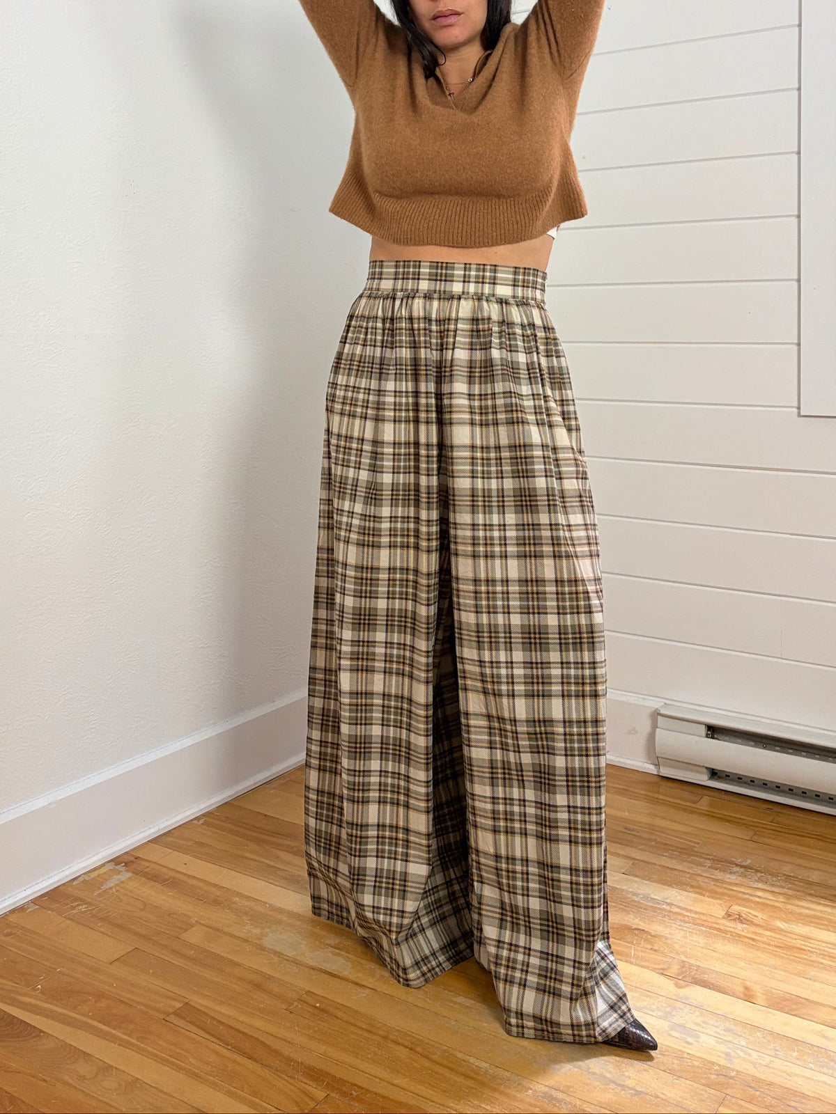 Reformation crop cashmere sweater Small