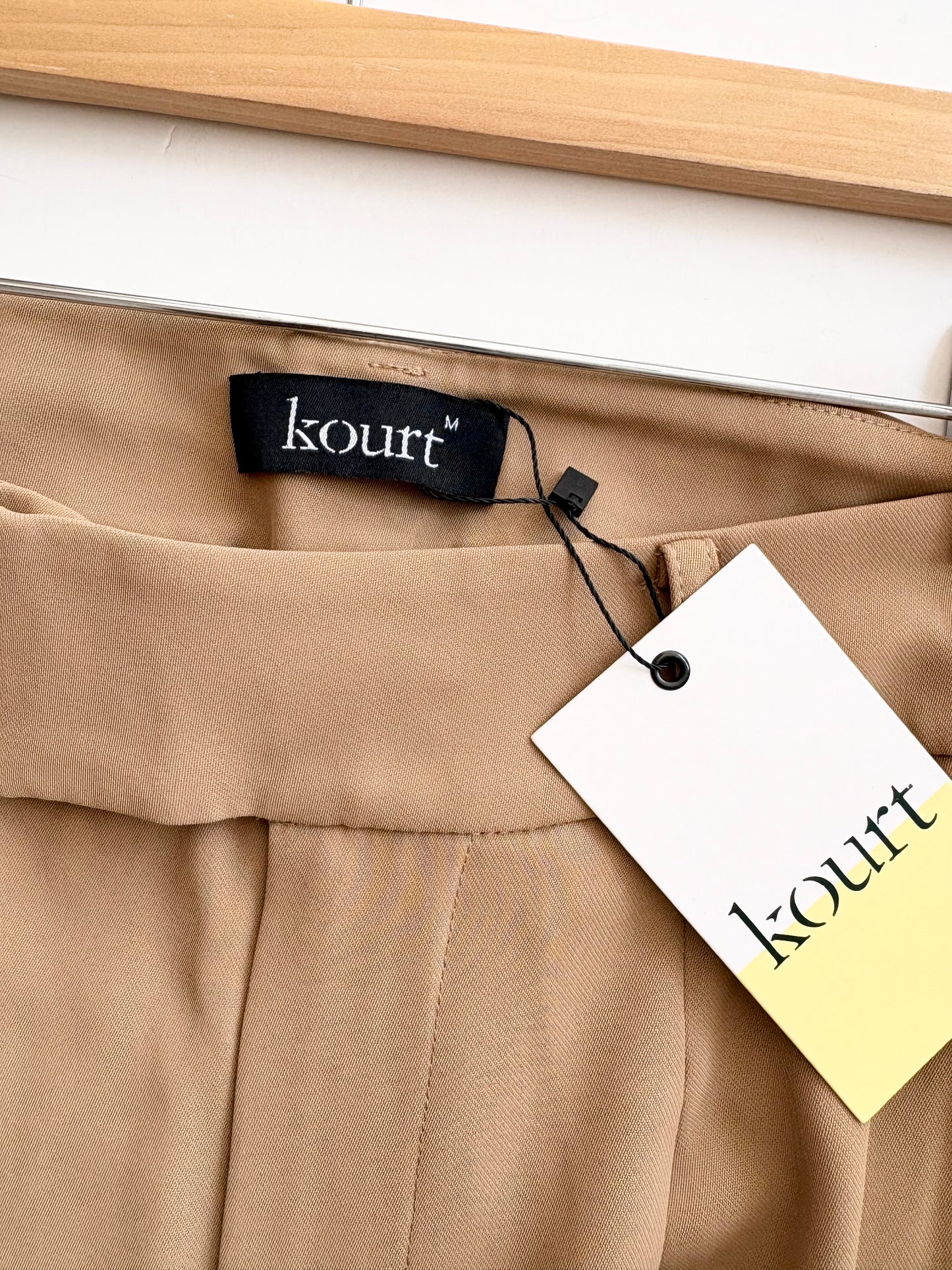 Kourt. Lew tailored trousers Medium