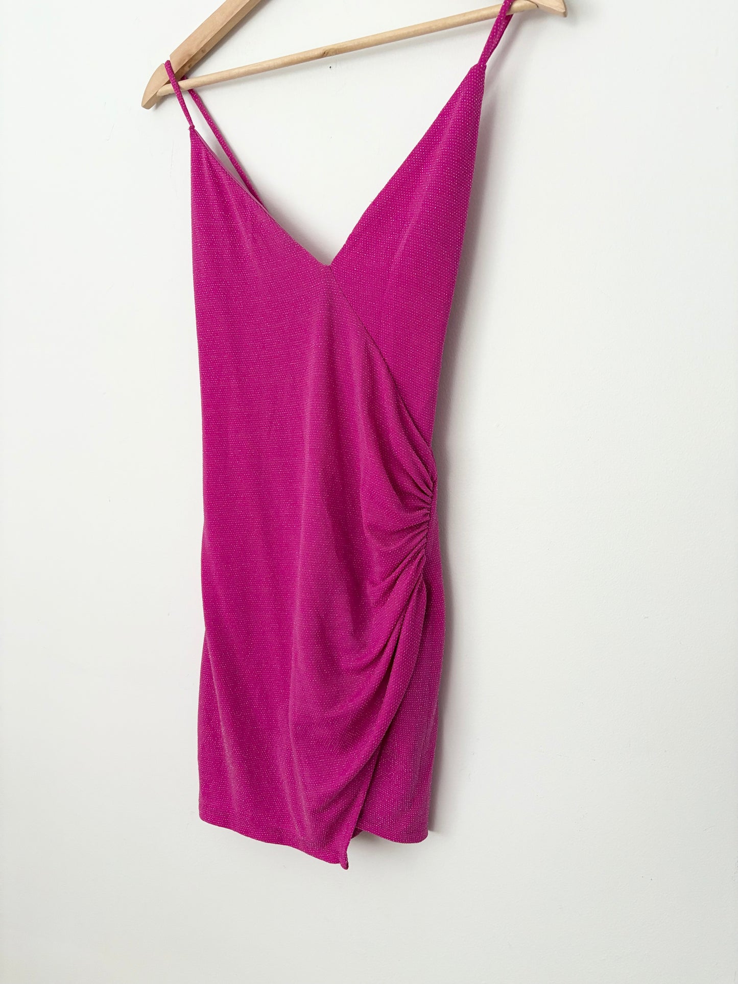 Robe mini NBD rose à paillettes et dos croisé, taille XS