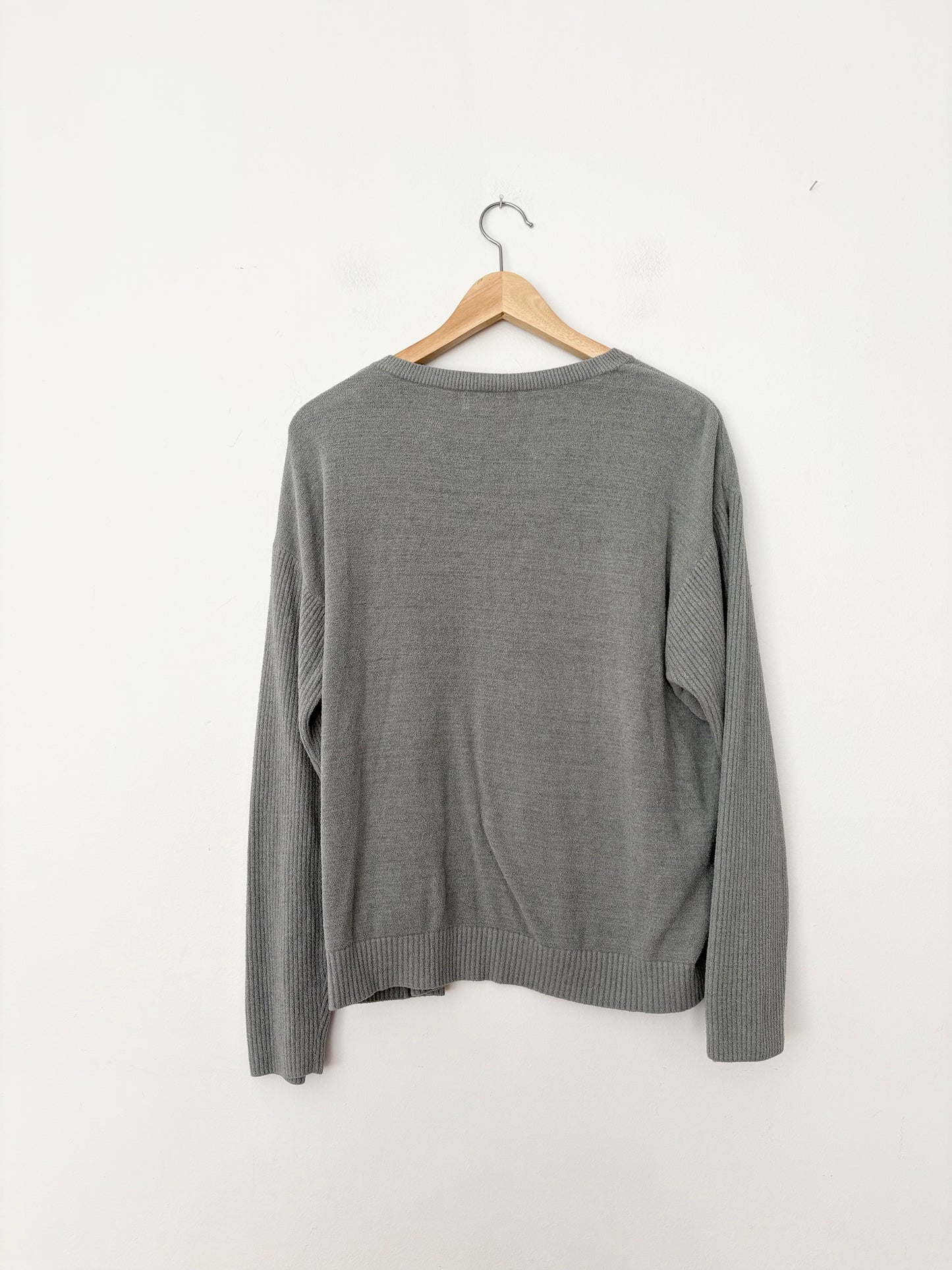 Barefoot dreams ultralite V neck sweater Large