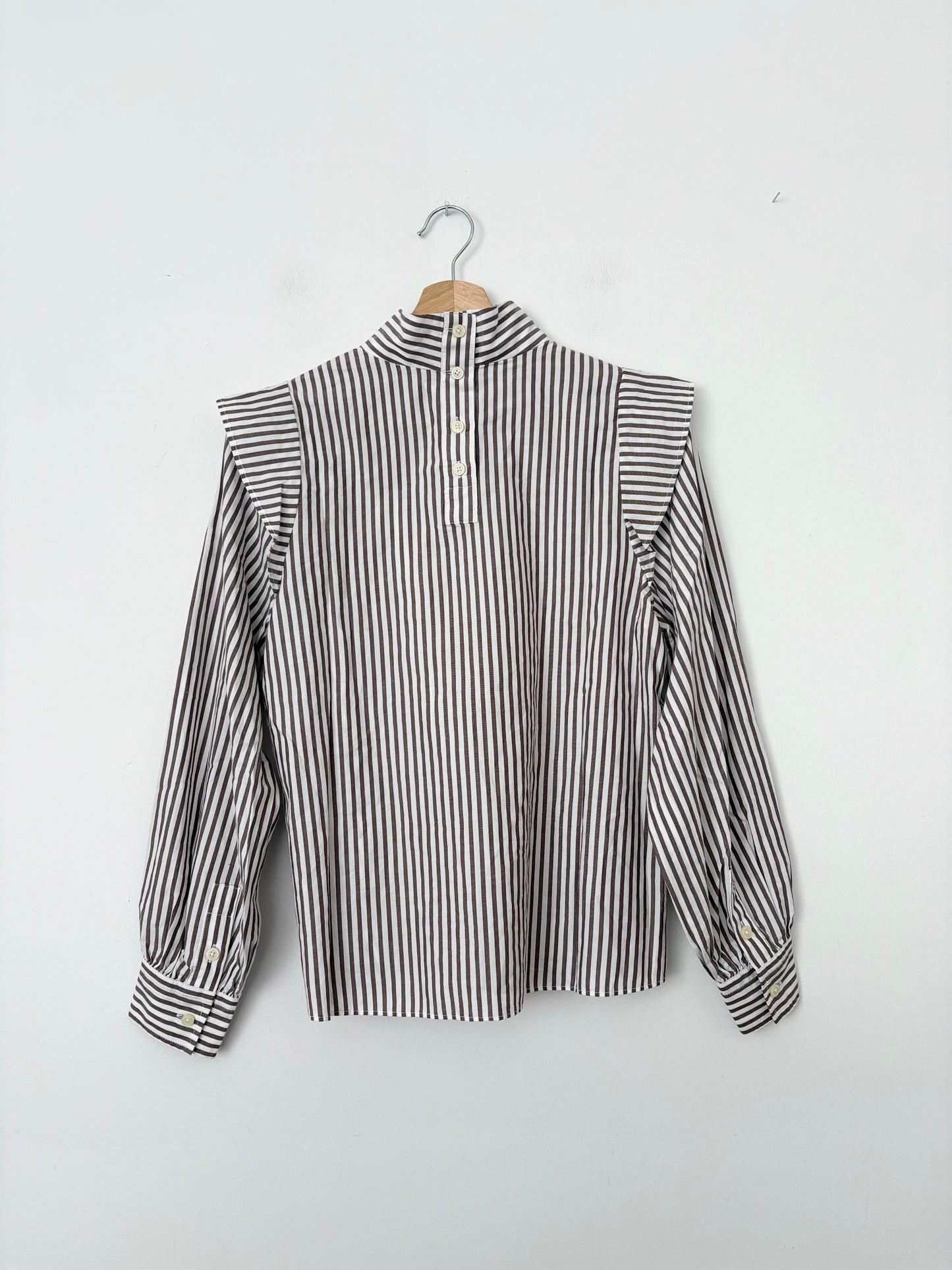 Blouse Everlane à rayures et épaulettes, taille S