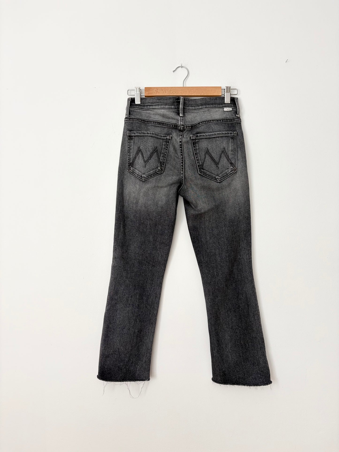 Mother insider crop step fray W27