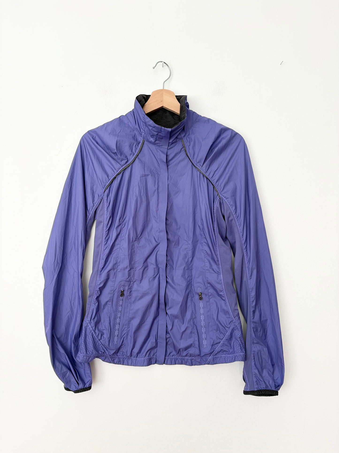 Lululemon run essential jacket size 6