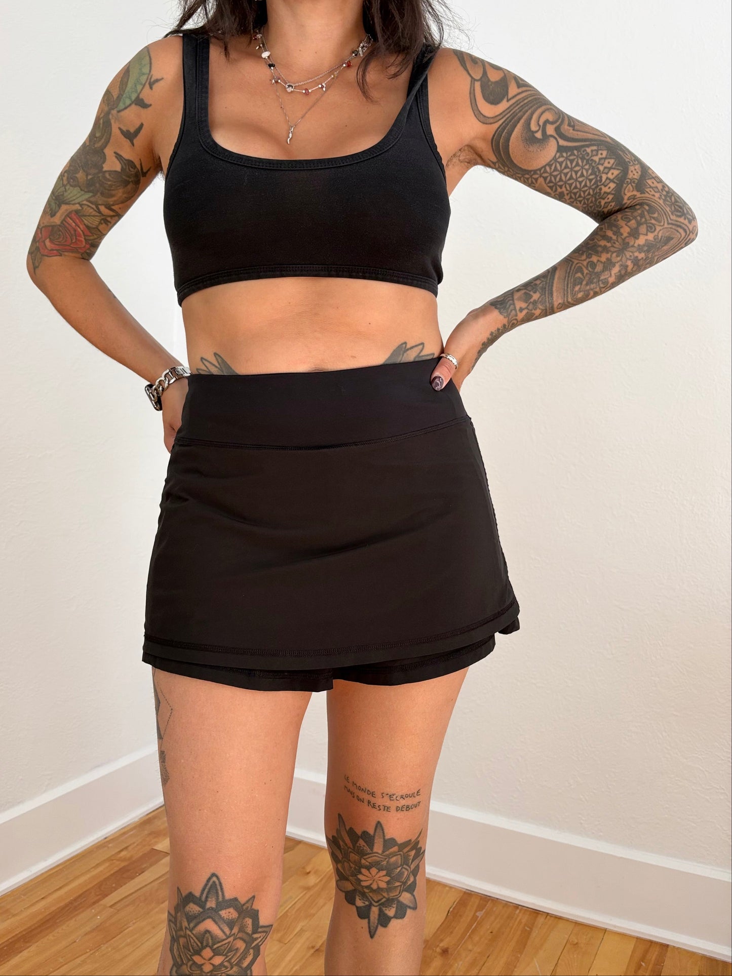 Lululemon chase me skirt size 6