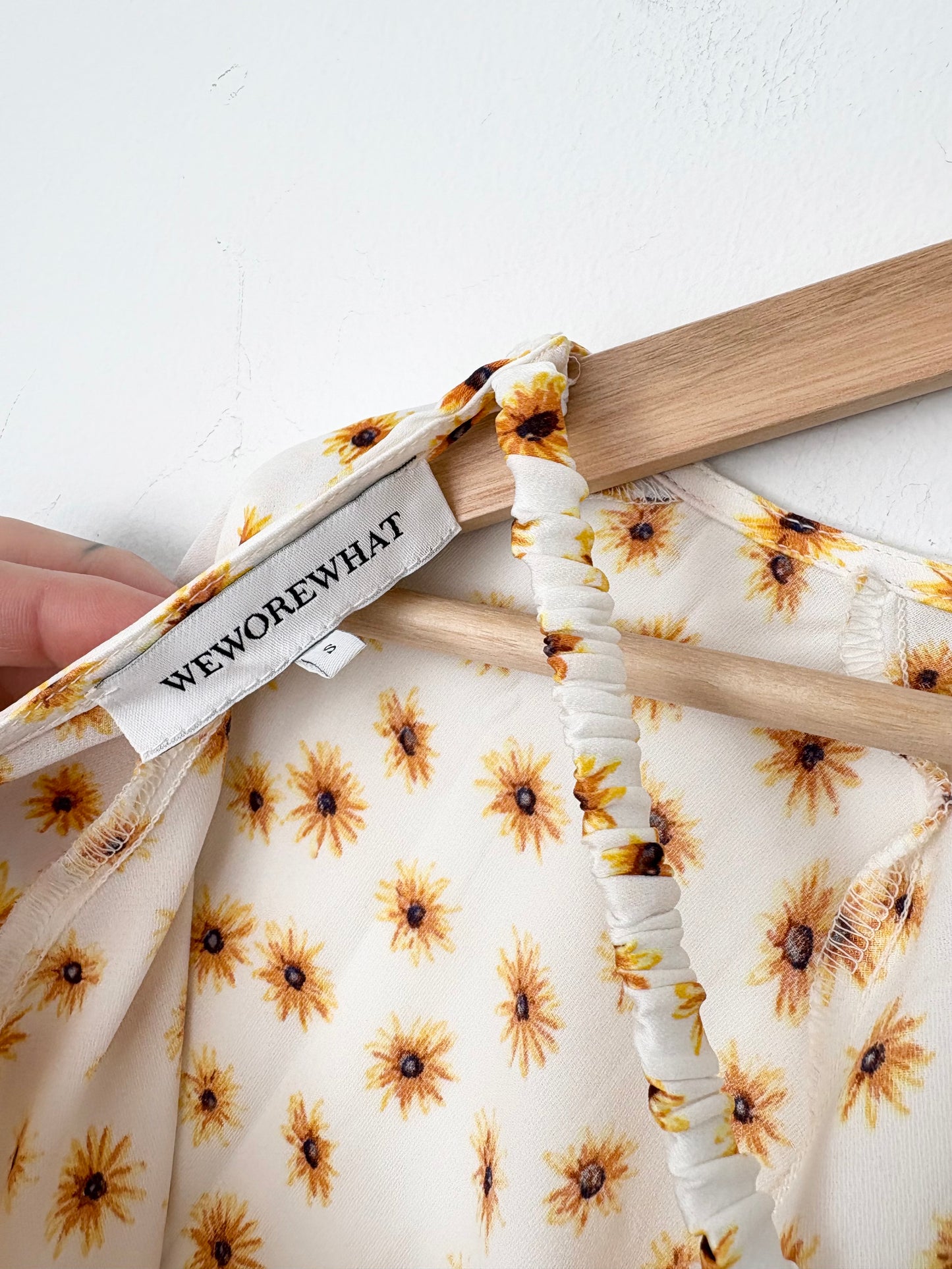 Weworewhat Disty daisy billow sleeve top Small