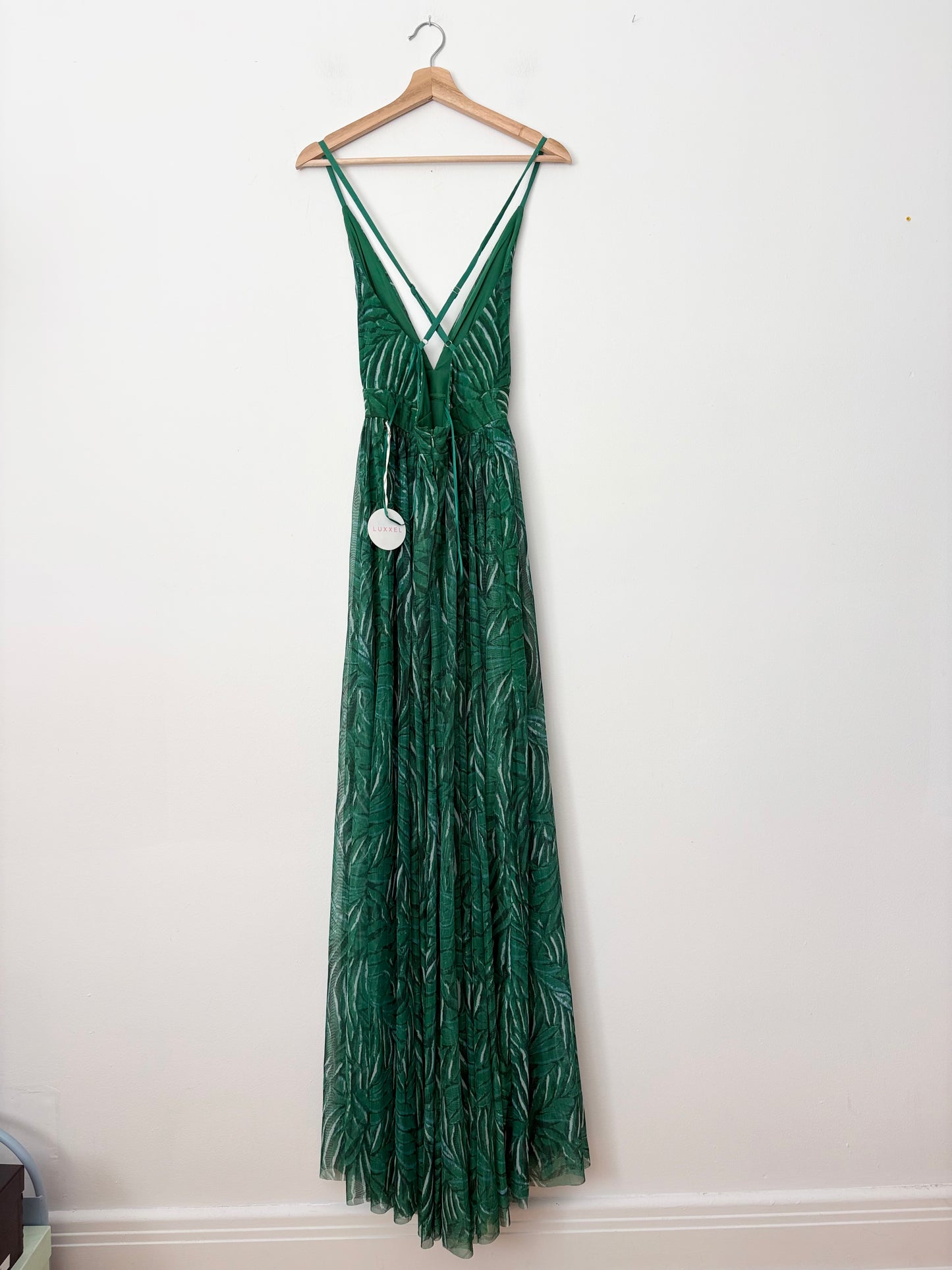 Luxxel Belgrade leaf print maxi dress Small