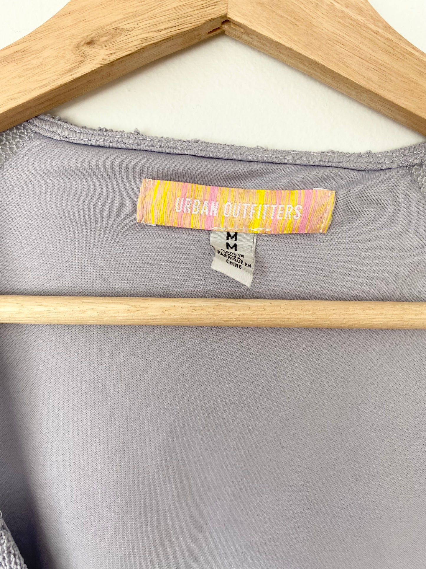 Urban Outfitters - Short à manches cloches court jusqu'à Medium