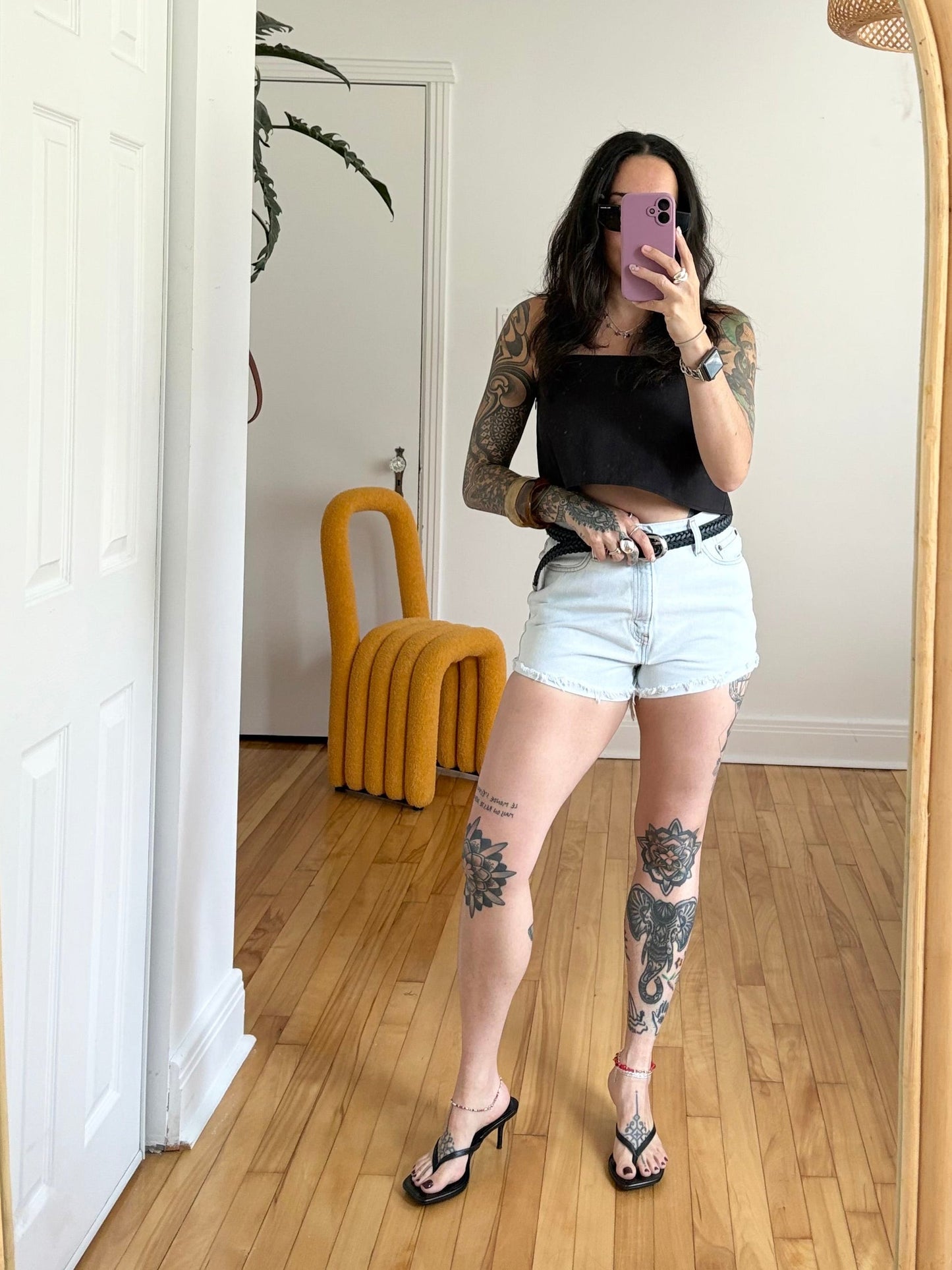 Vintage light wash levis cutoffs W28