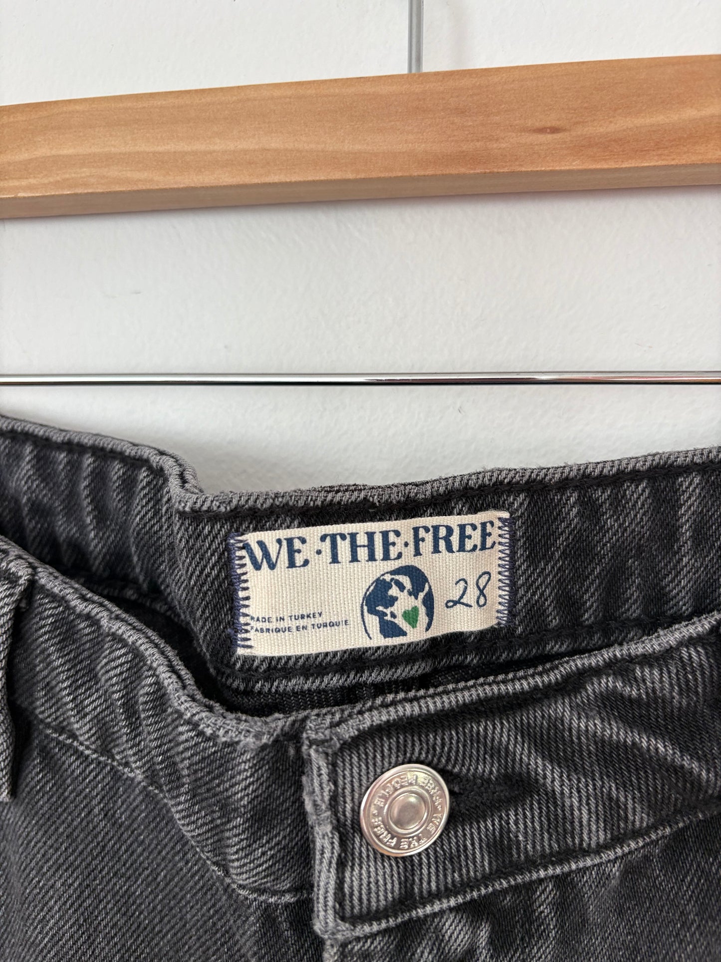 Free People low rise boyfriend wide leg jeans W28/29