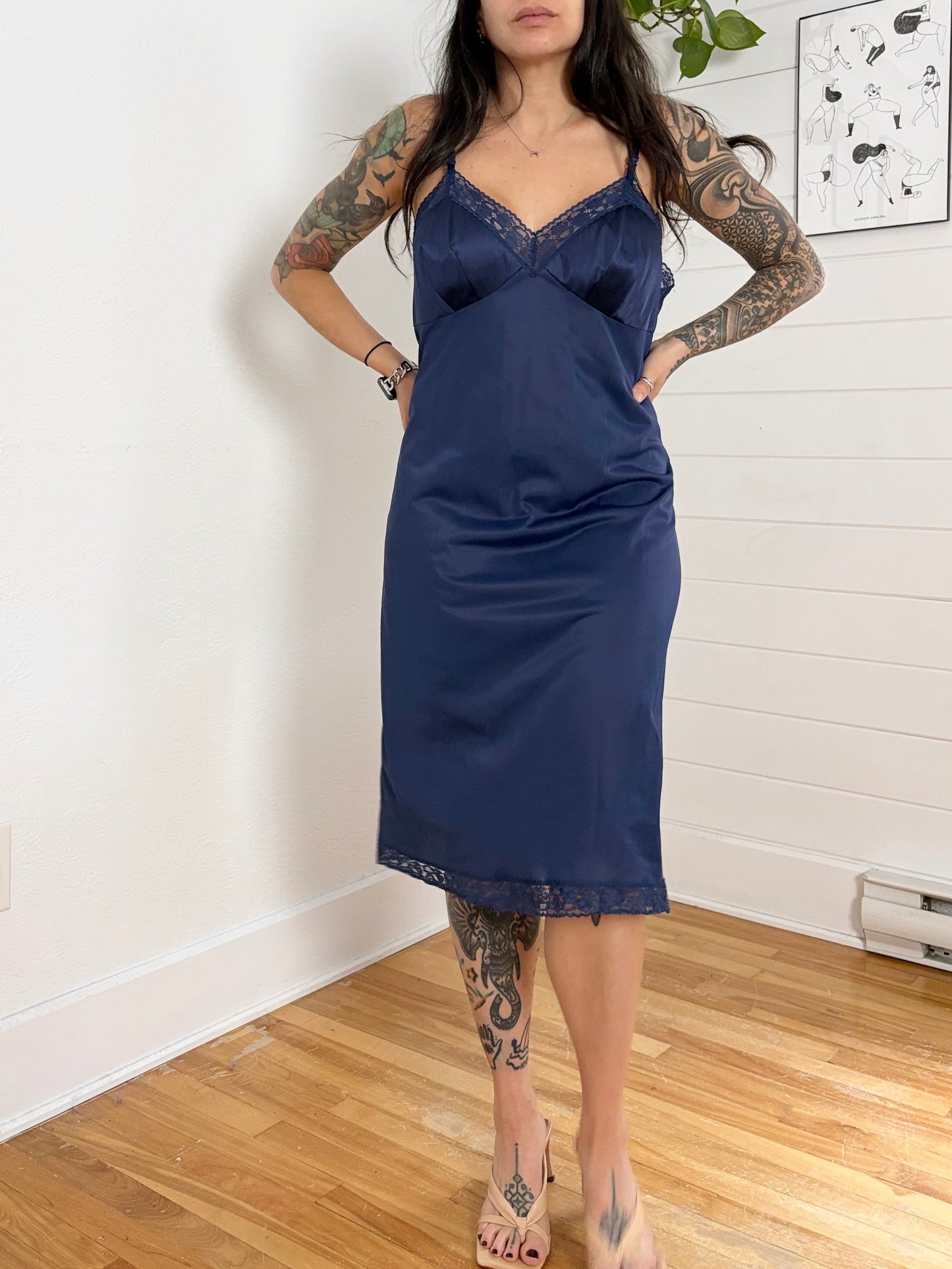 Robe nuisette vintage Vanity Fair en dentelle, taille large