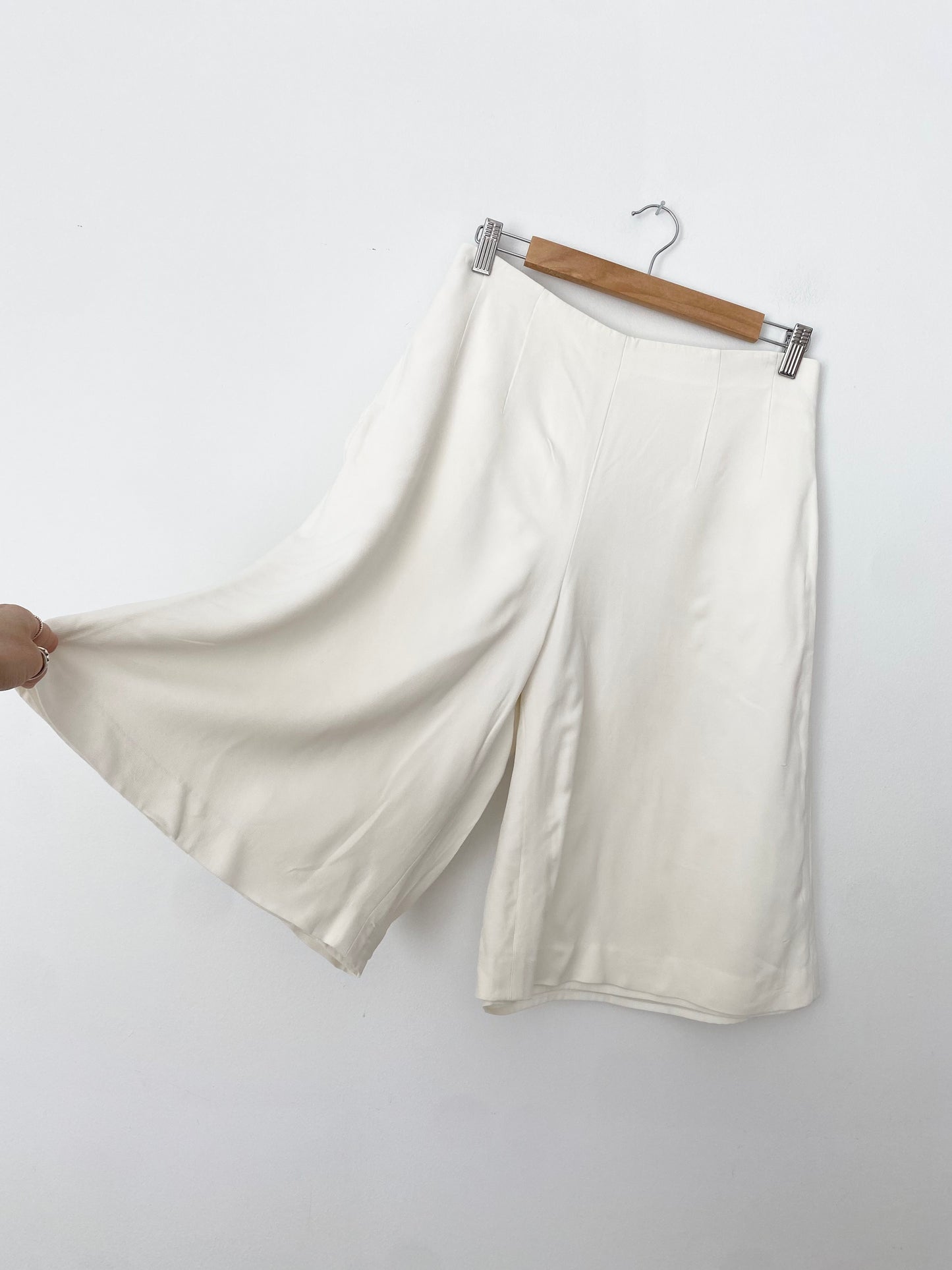 Club Monaco long line bermuda shorts W27