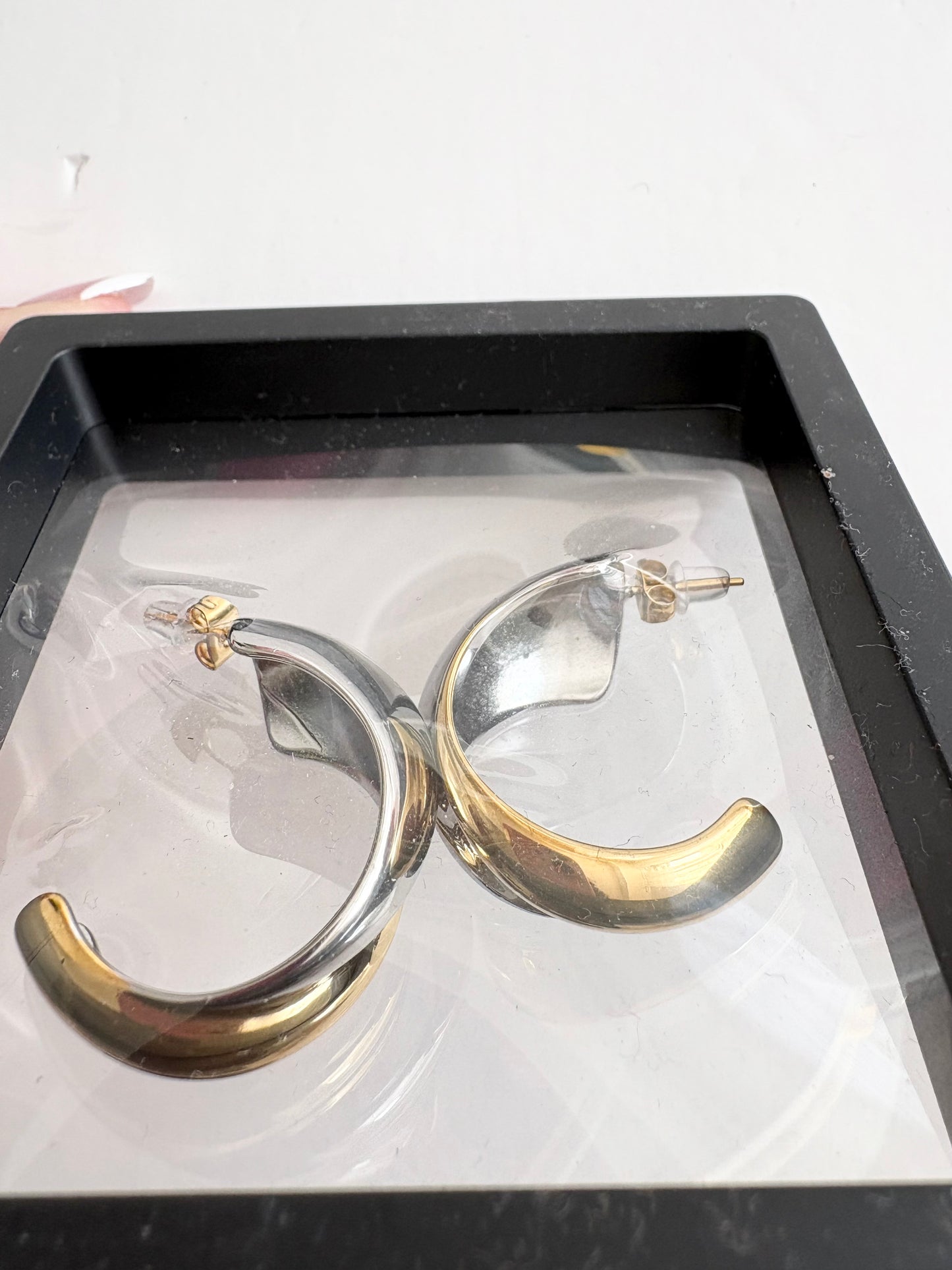 8 other reasons two tone hoops