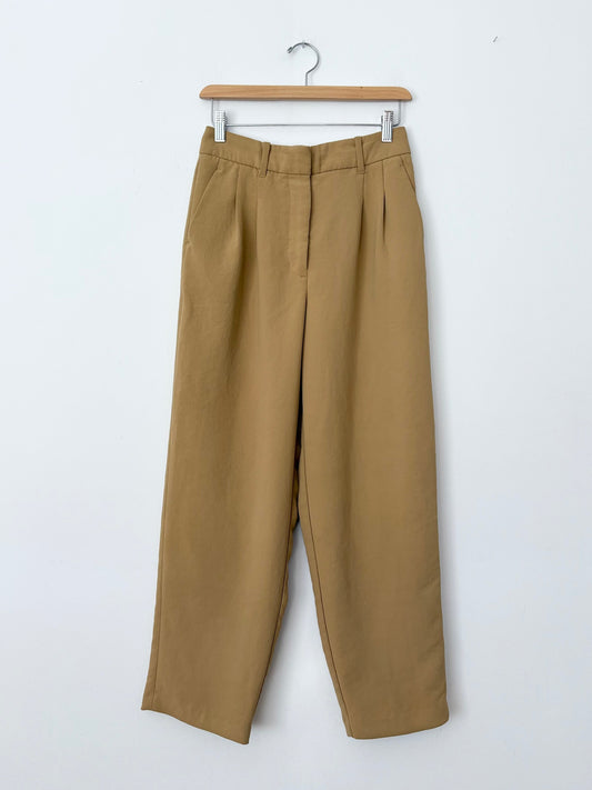 Aritzia Wilfred Carrot pant W26