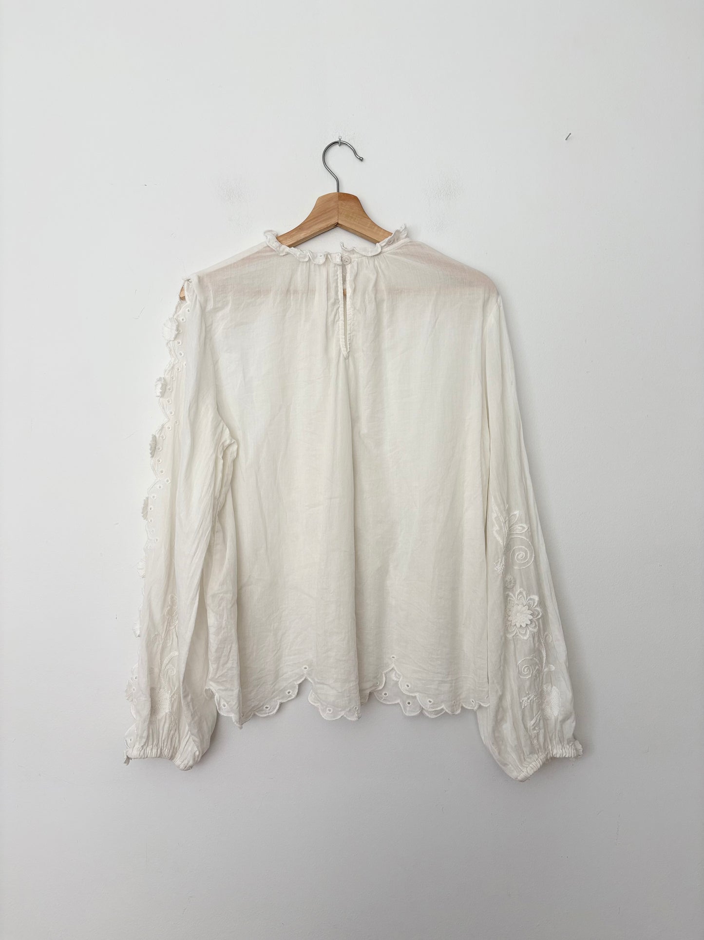 Anthropologie embellished floral blouse Medium