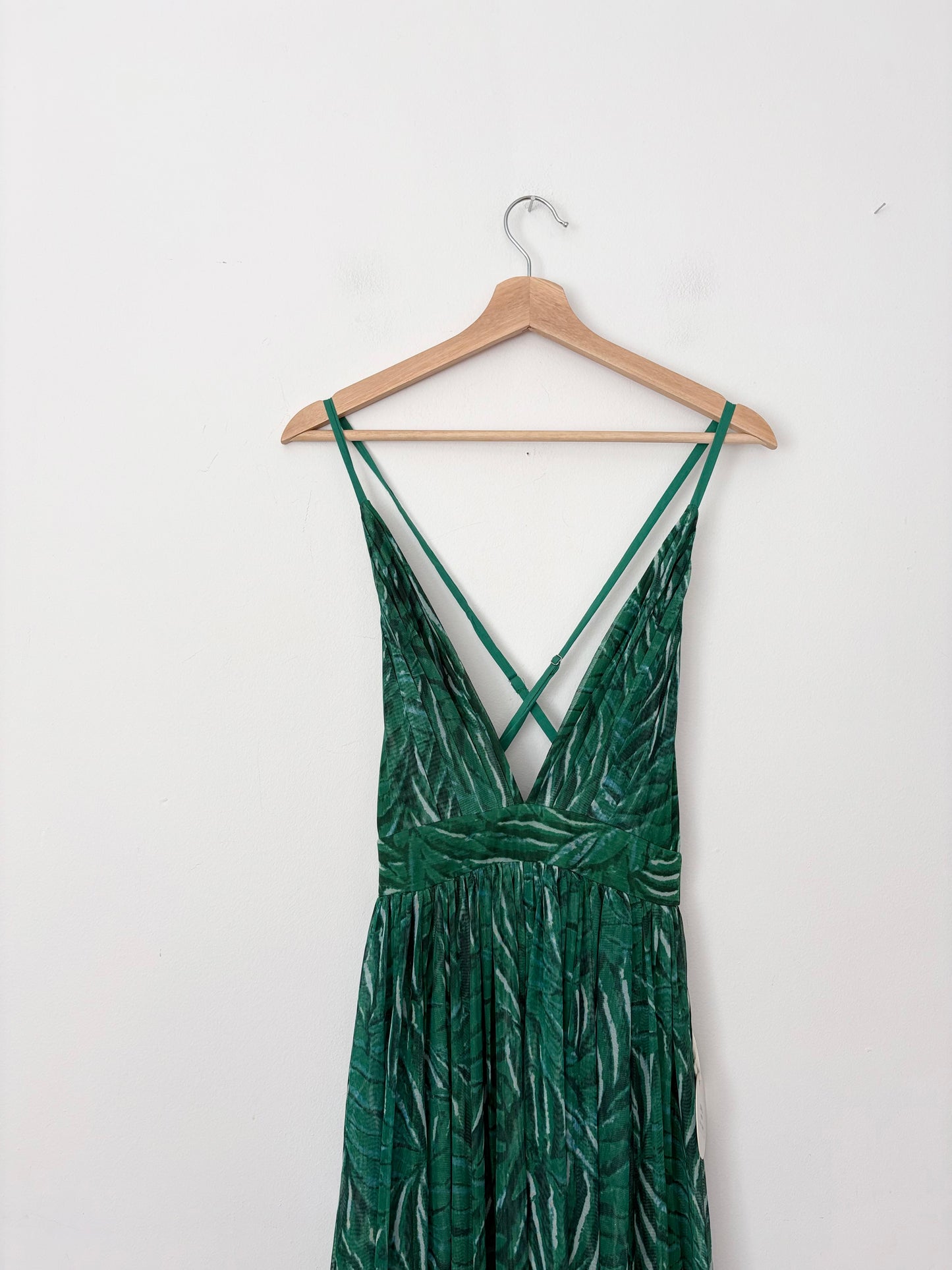Luxxel Belgrade leaf print maxi dress Small